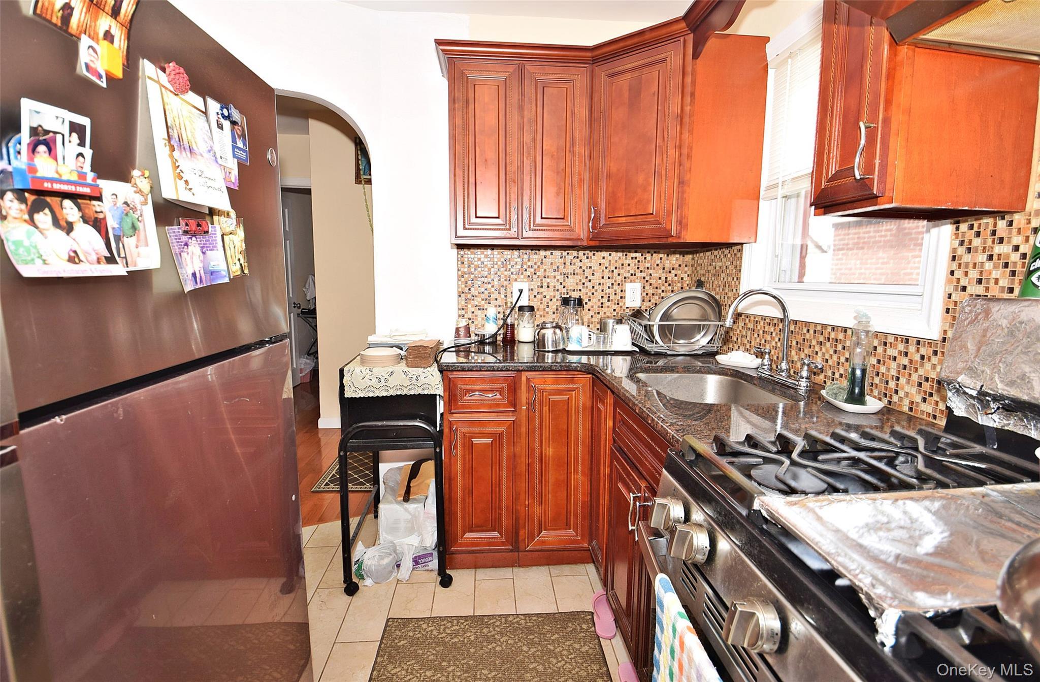 Single Family 251 Queens, NY 11426, MLS-918281-8