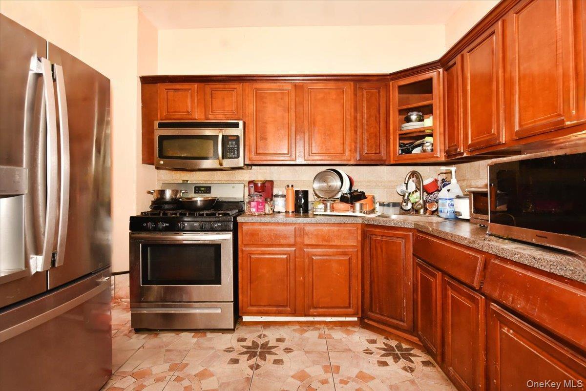 Single Family Riverdale  Brooklyn, NY 11212, MLS-918286-14