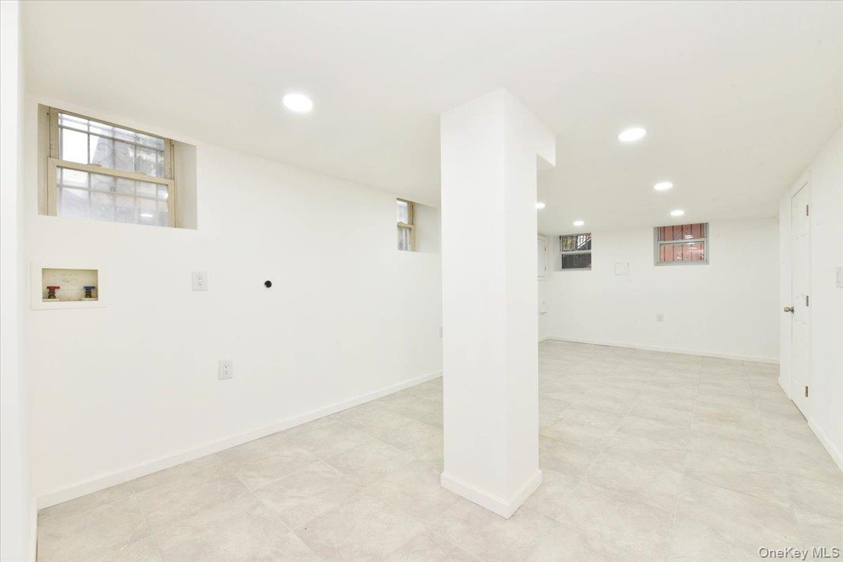 Single Family Riverdale  Brooklyn, NY 11212, MLS-918286-23