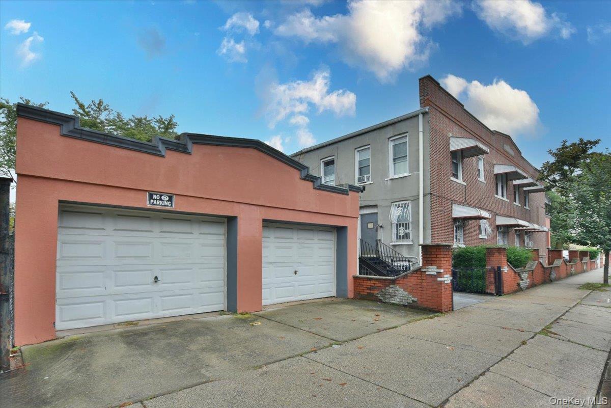 Single Family Riverdale  Brooklyn, NY 11212, MLS-918286-28