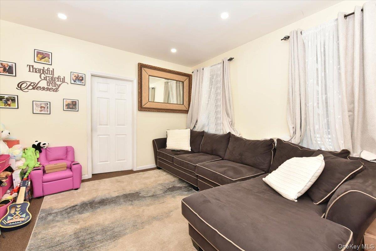 Single Family Riverdale  Brooklyn, NY 11212, MLS-918286-4