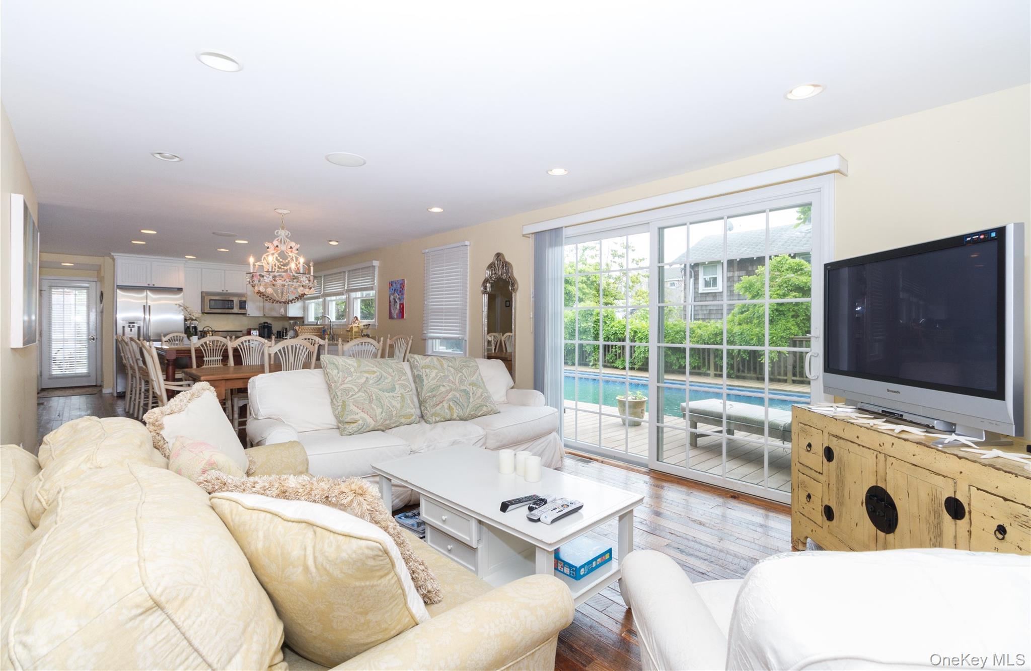 Single Family Ocean Breeze Suffolk County, NY 11770, MLS-918311-3