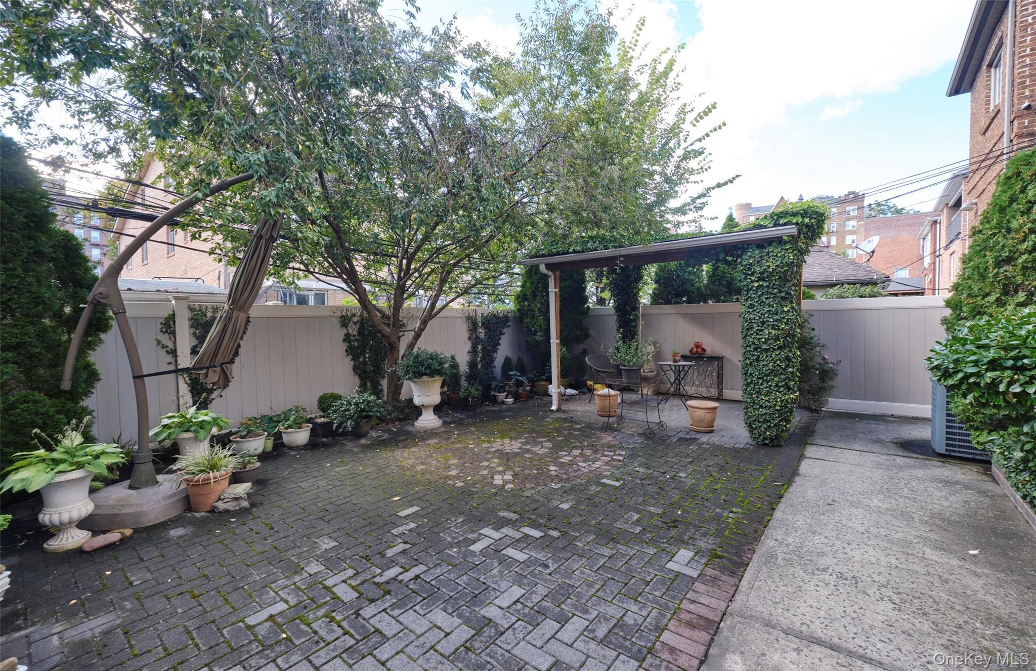 Single Family 120  Queens, NY 11415, MLS-918322-33