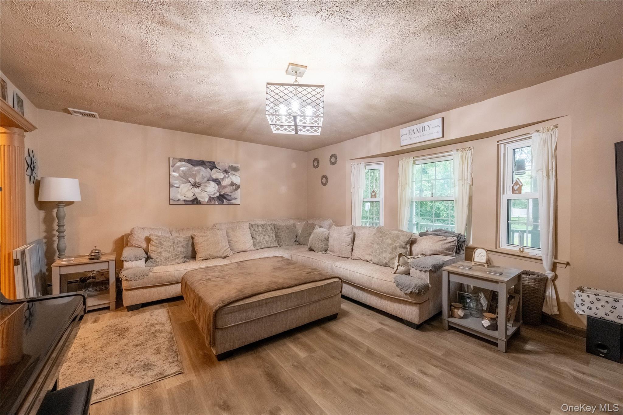 Single Family Locust Suffolk County, NY 11763, MLS-918341-16