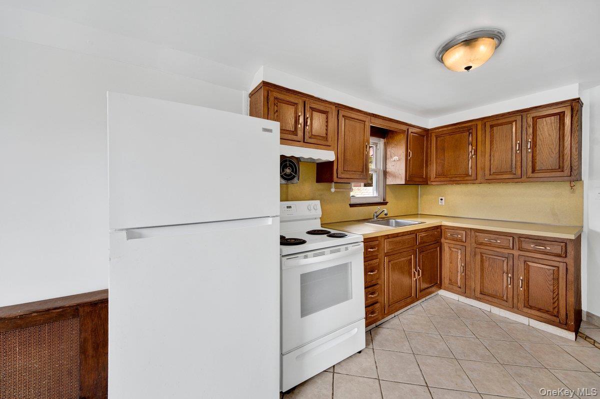 Single Family Mullan  Bronx, NY 10465, MLS-918450-7