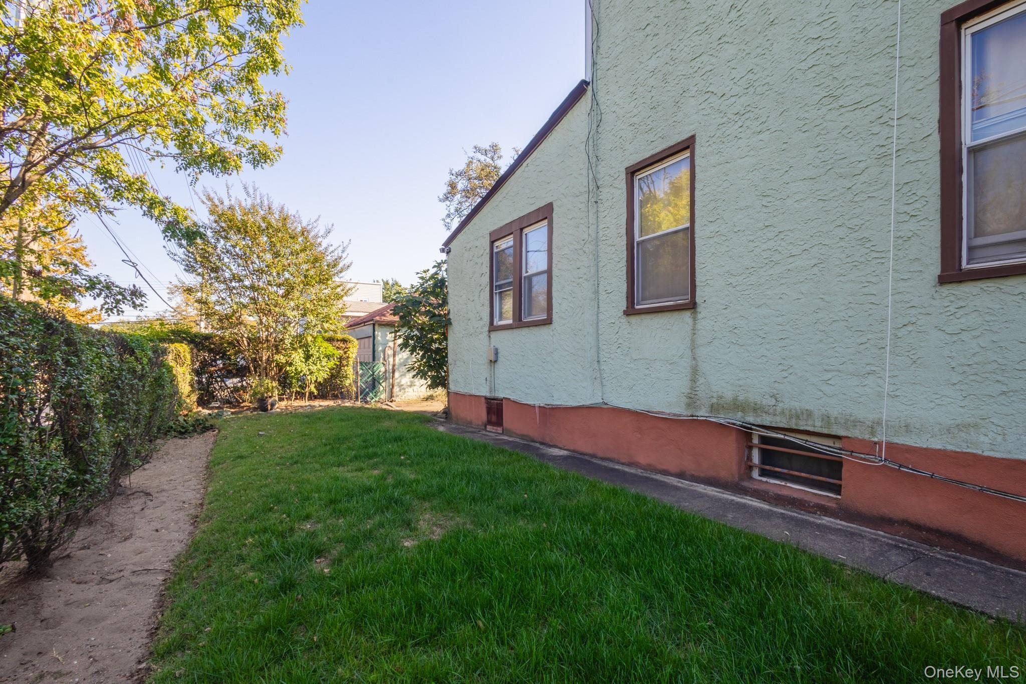 Single Family 232 Queens, NY 11413, MLS-918487-6