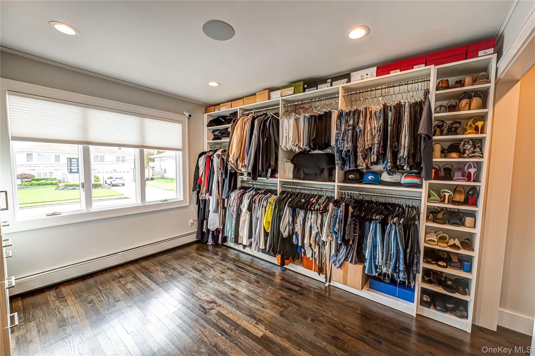 Single Family Dolphin Suffolk County, NY 11795, MLS-918546-21