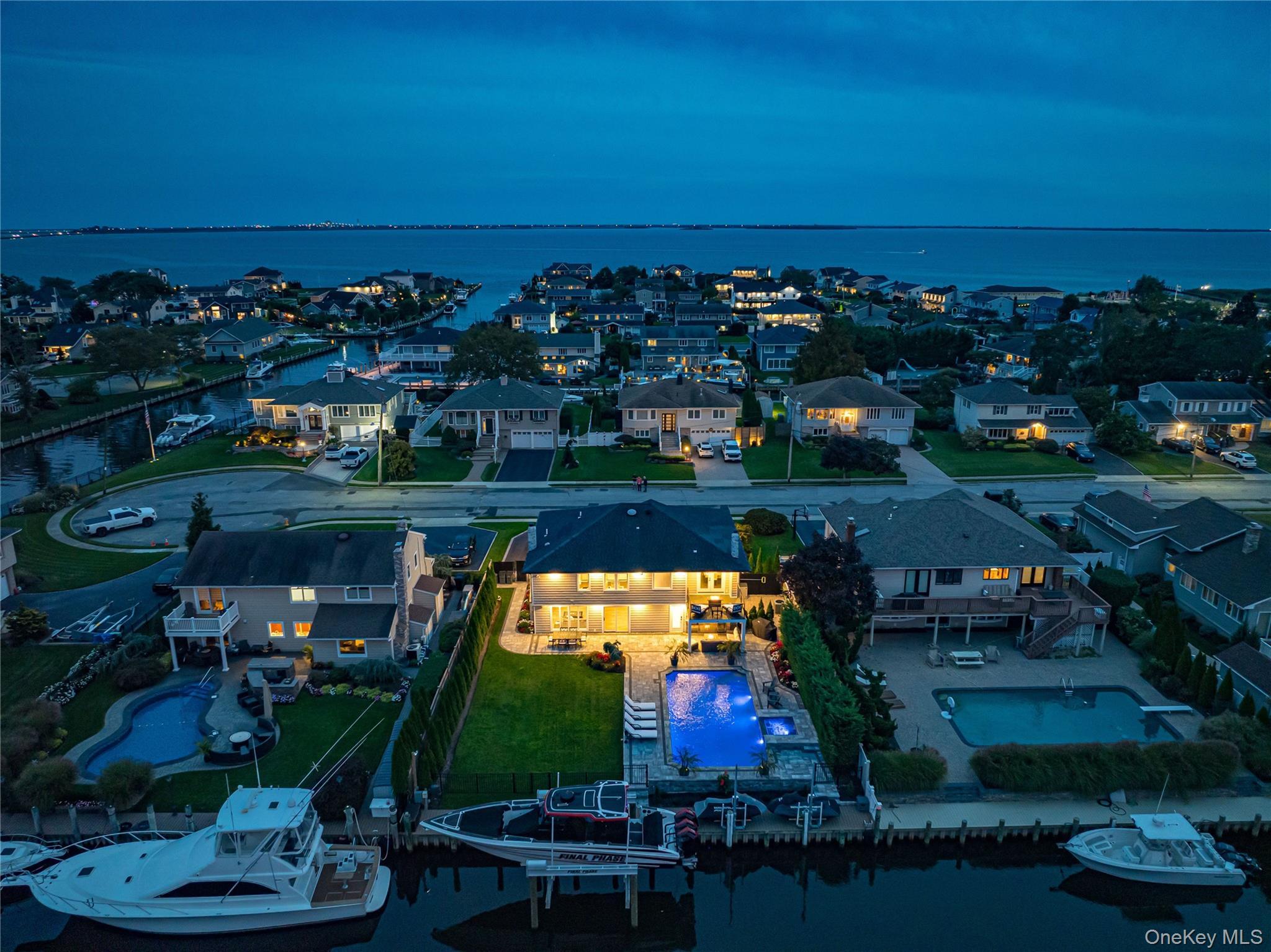 Single Family Dolphin Suffolk County, NY 11795, MLS-918546-32