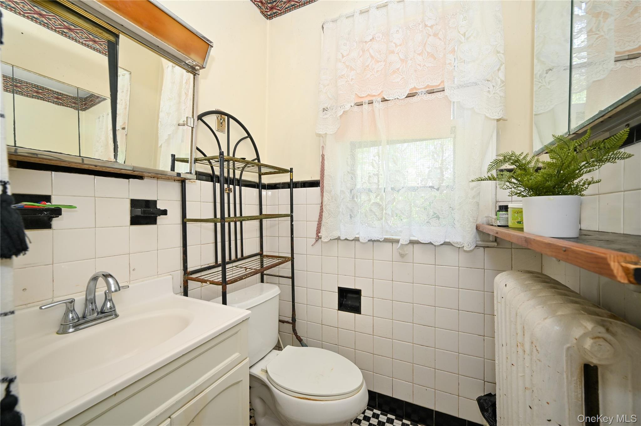 Single Family Beach 19th Queens, NY 11691, MLS-918552-10