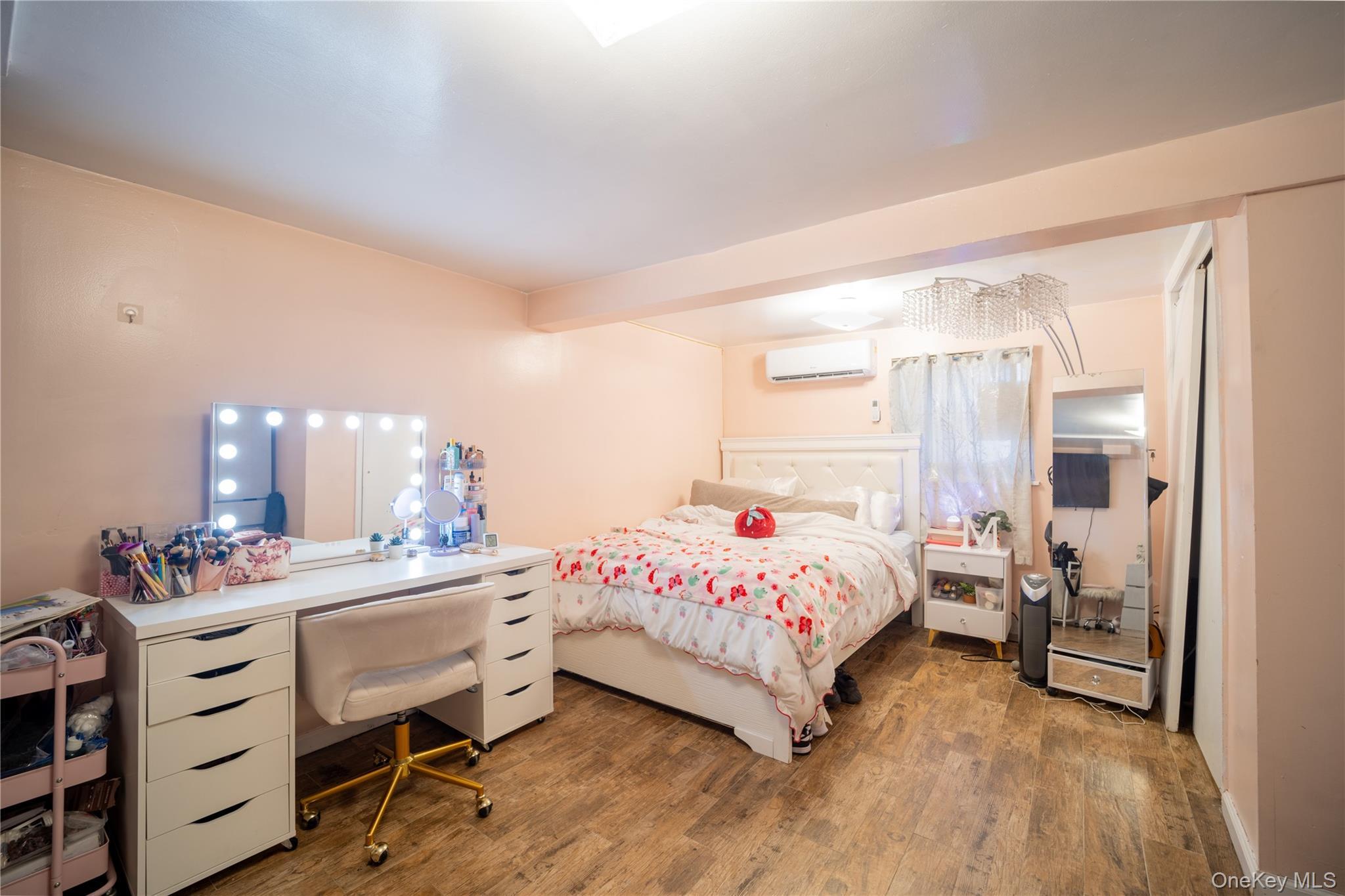 Single Family Waterbury  Bronx, NY 10465, MLS-918553-17