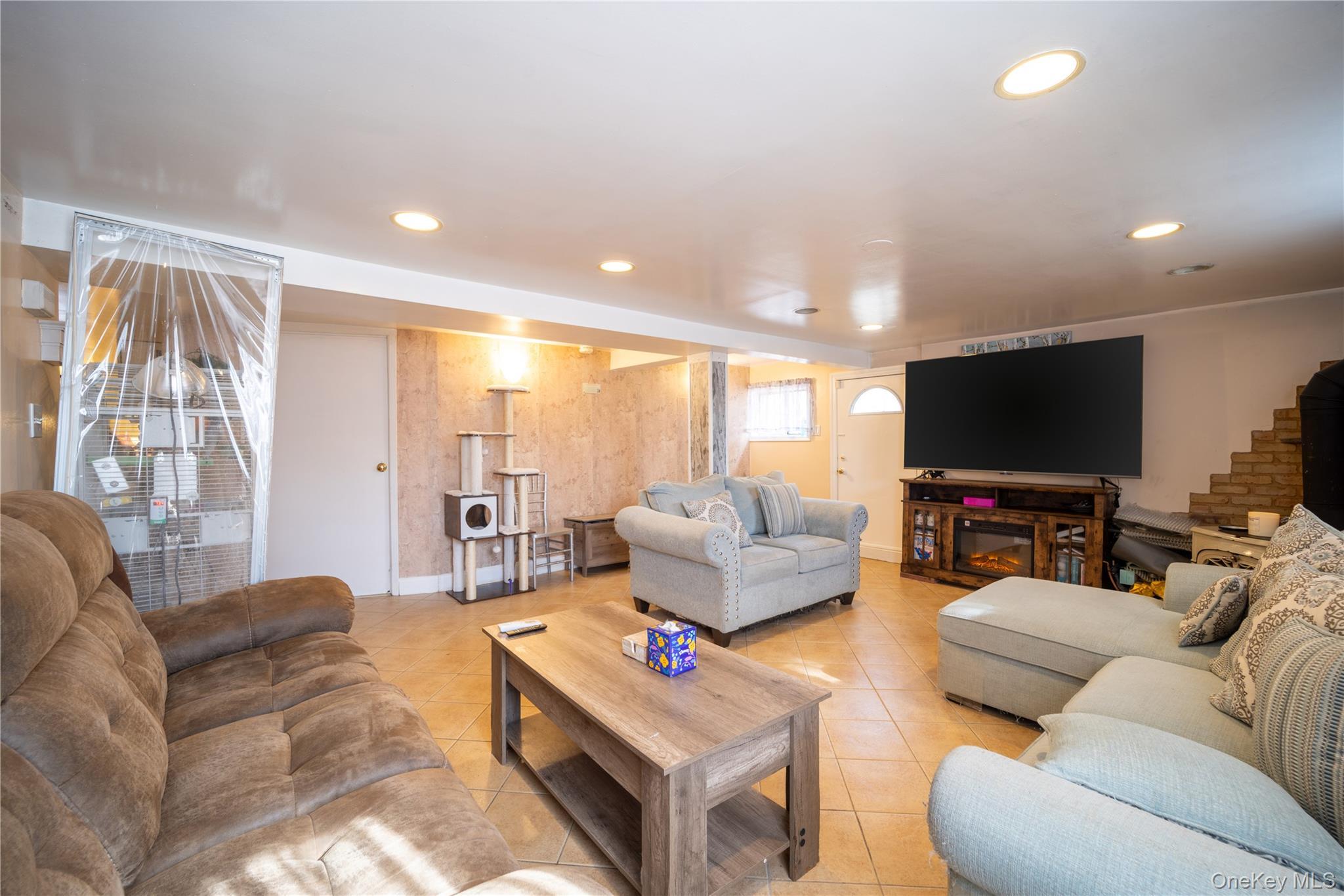 Single Family Waterbury  Bronx, NY 10465, MLS-918553-6