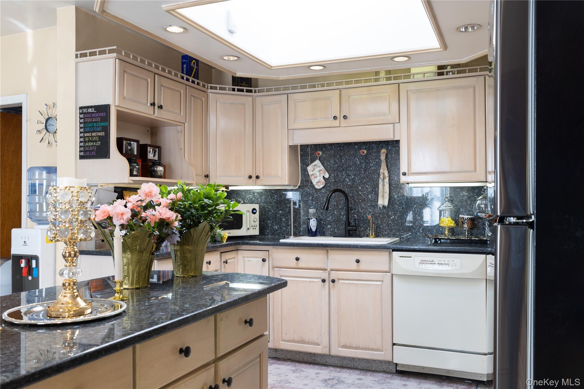 Single Family Waterbury  Bronx, NY 10465, MLS-918553-8