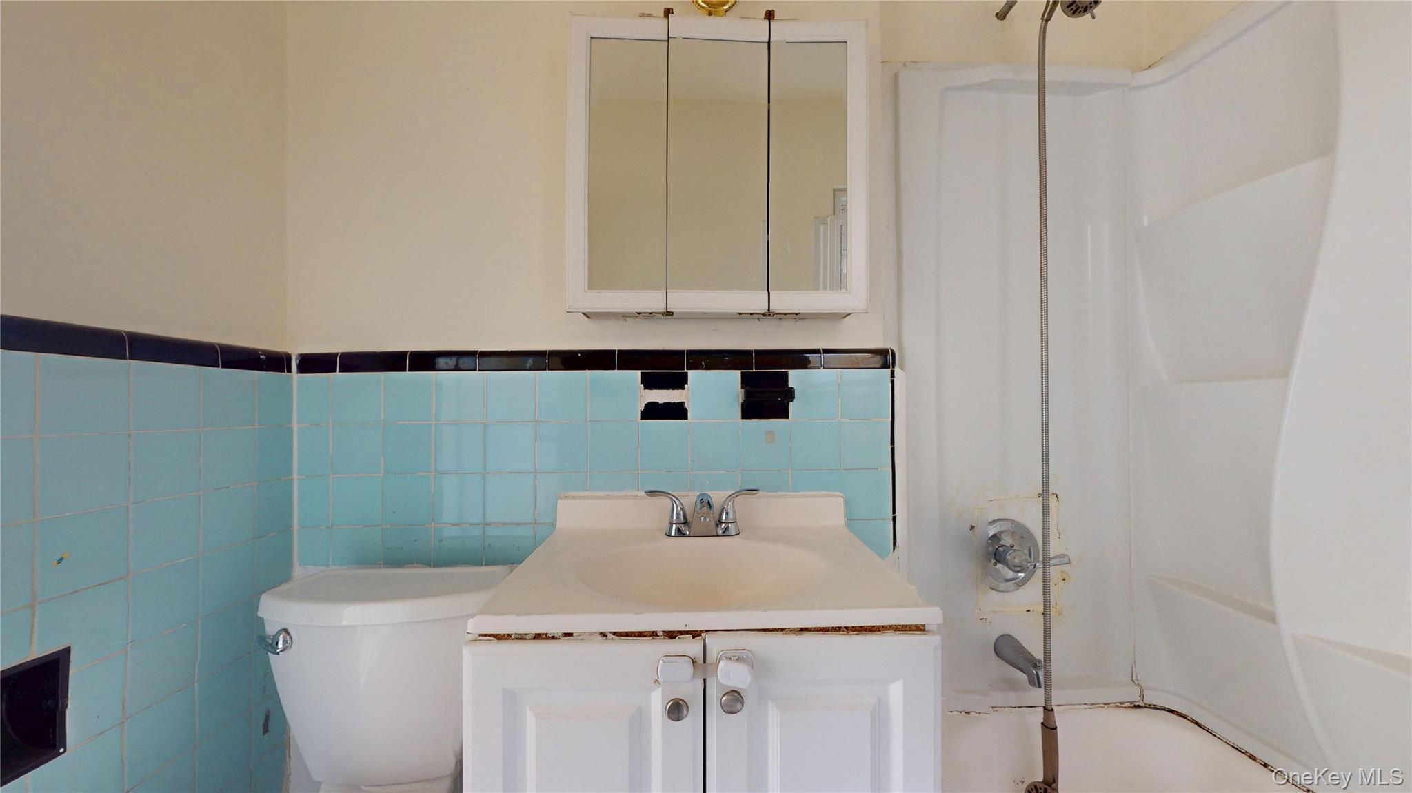 Single Family Hillside  Queens, NY 11415, MLS-918558-21