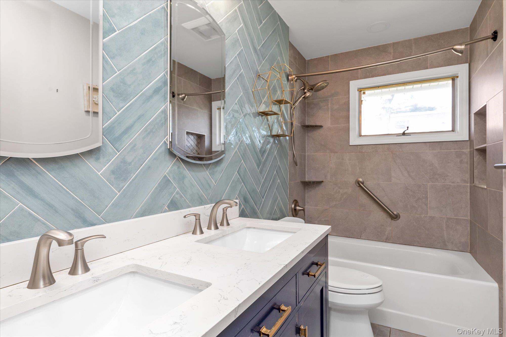 Single Family 9th  Suffolk County, NY 11729, MLS-918568-17