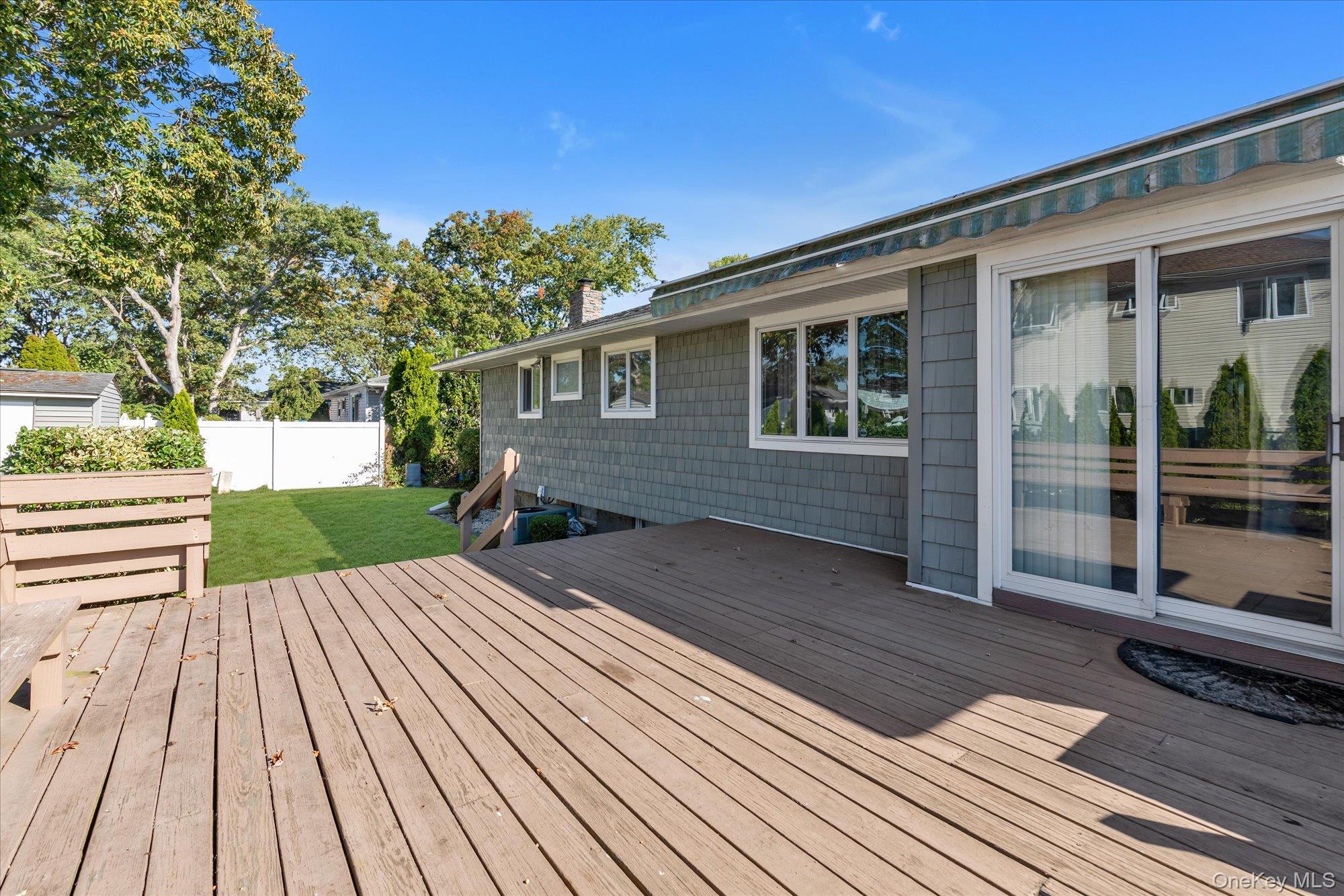 Single Family 9th  Suffolk County, NY 11729, MLS-918568-21