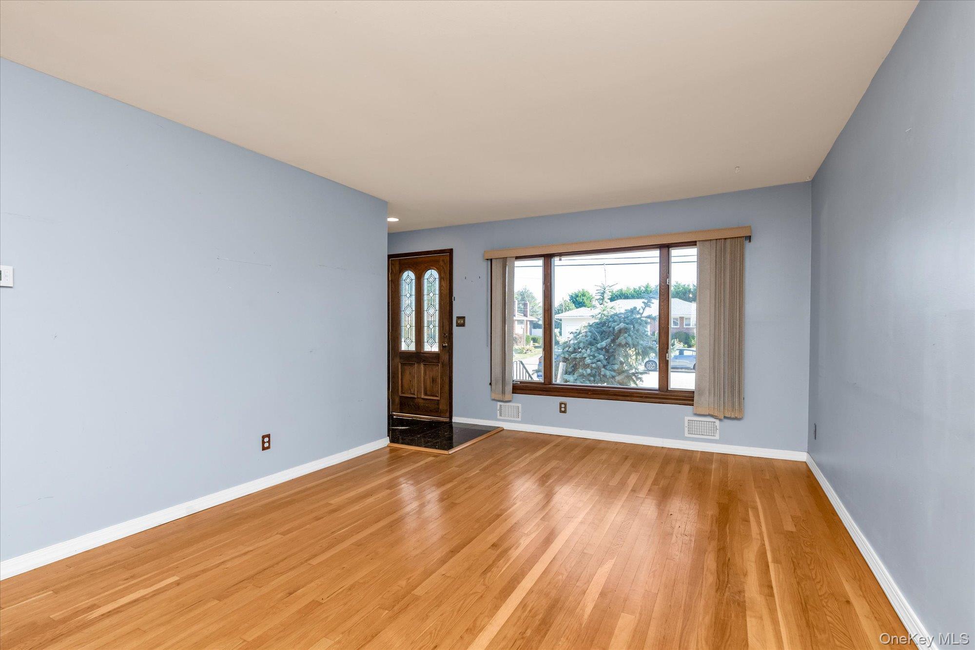 Single Family 9th  Suffolk County, NY 11729, MLS-918568-3