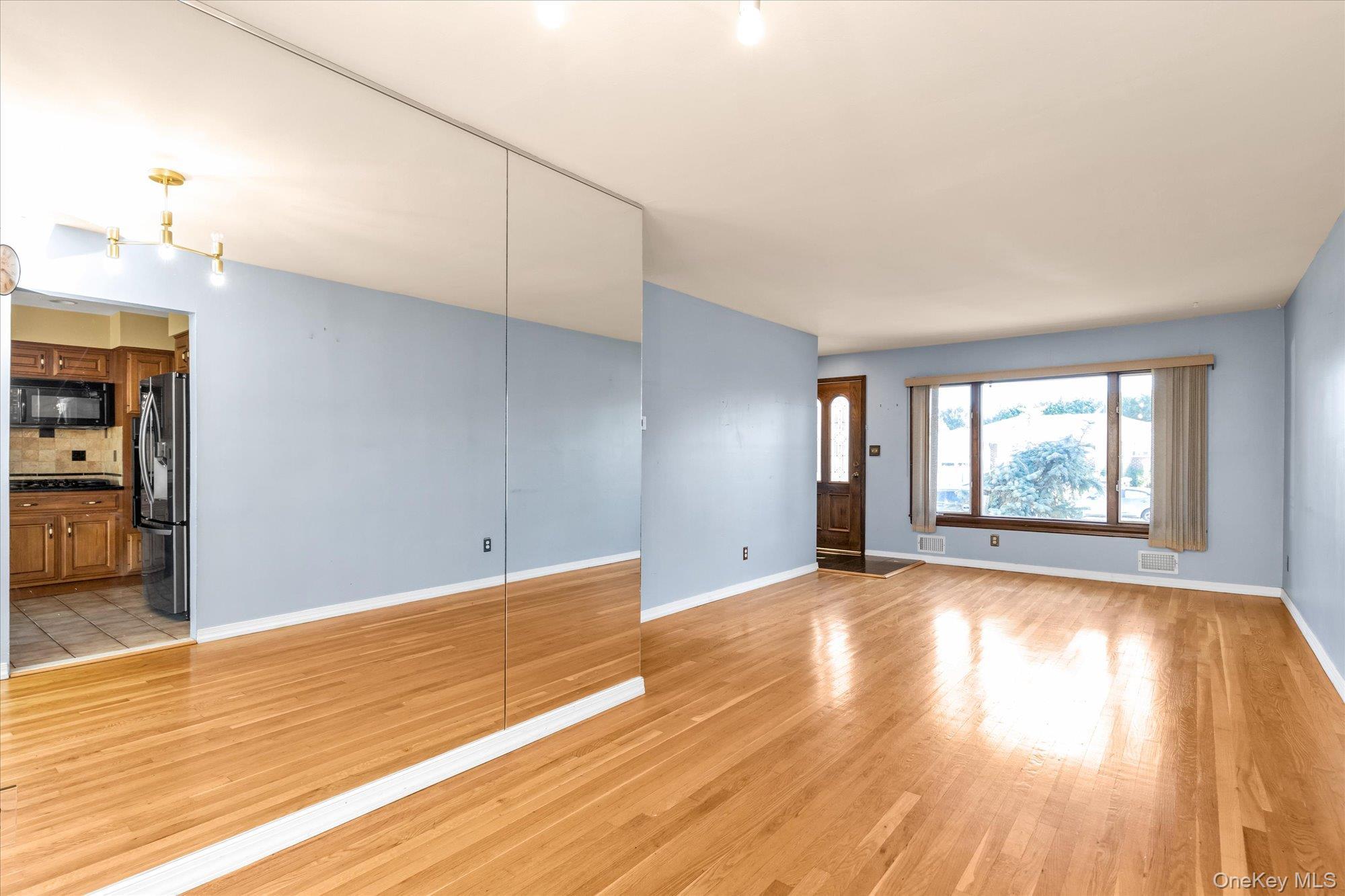 Single Family 9th  Suffolk County, NY 11729, MLS-918568-7