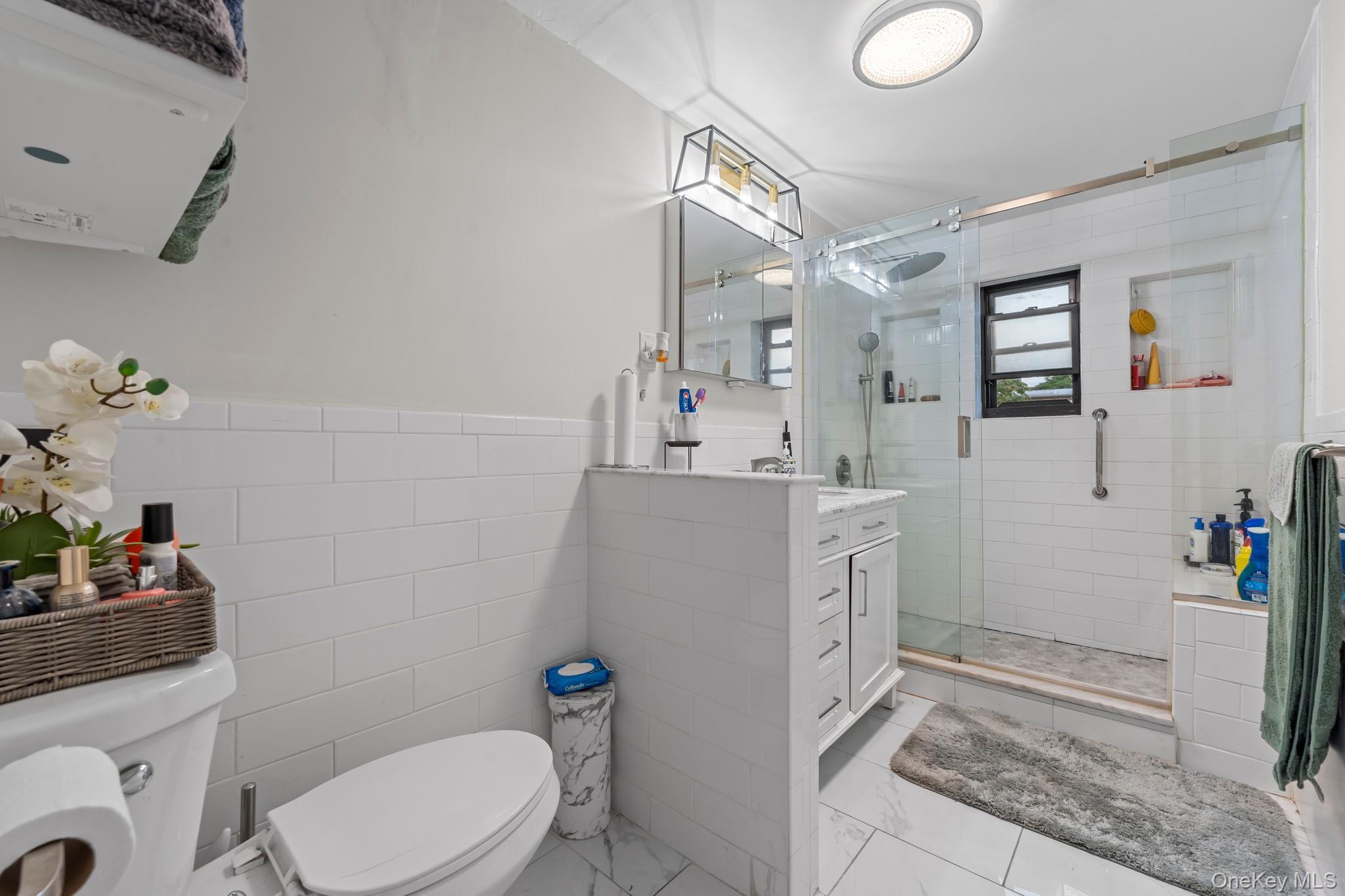 Single Family Evergreen Bronx, NY 10472, MLS-918570-23