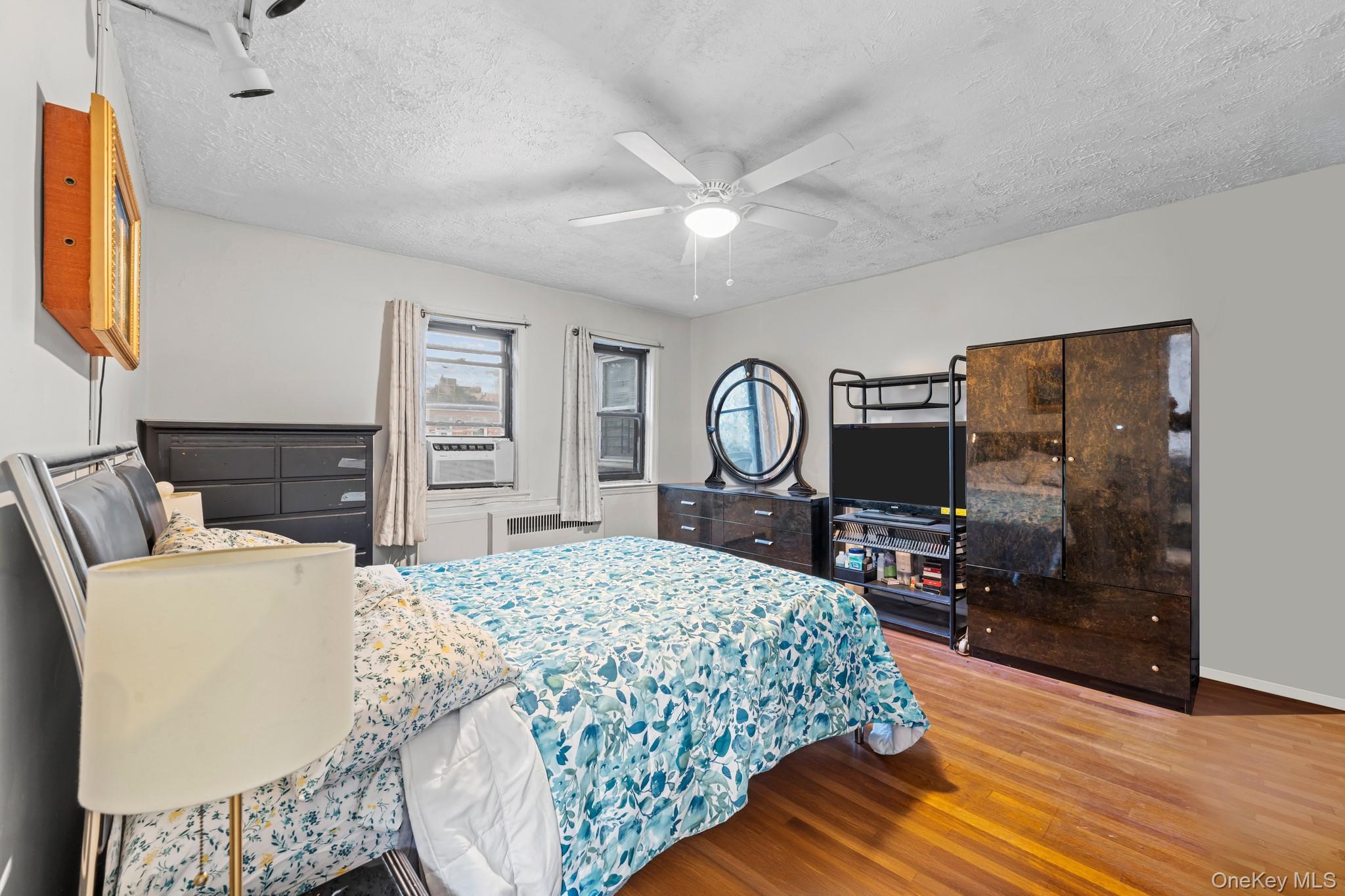 Single Family Evergreen Bronx, NY 10472, MLS-918570-7