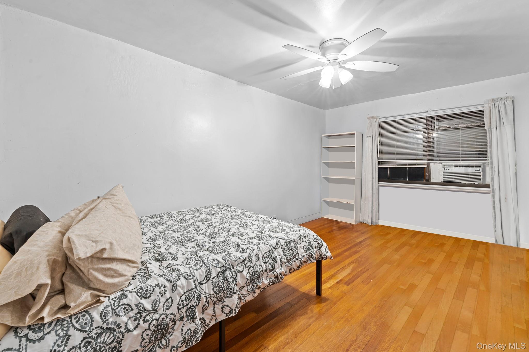 Single Family Evergreen Bronx, NY 10472, MLS-918570-8
