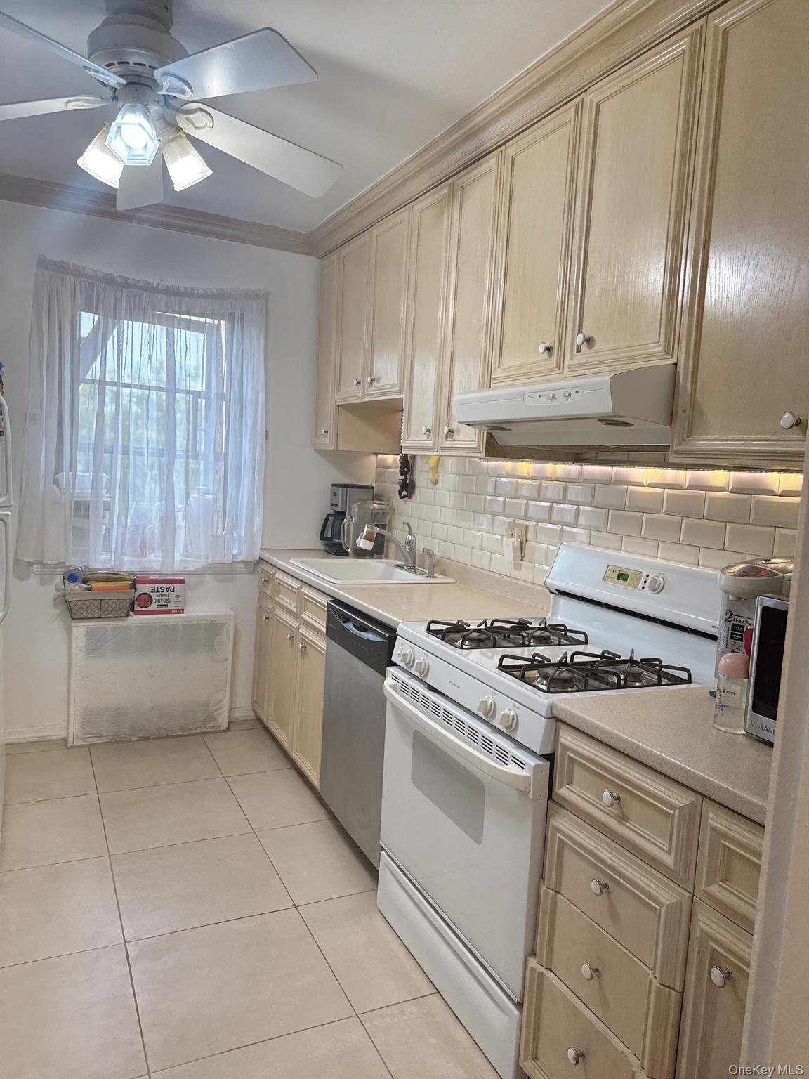 Coop 31  Queens, NY 11354, MLS-918576-8