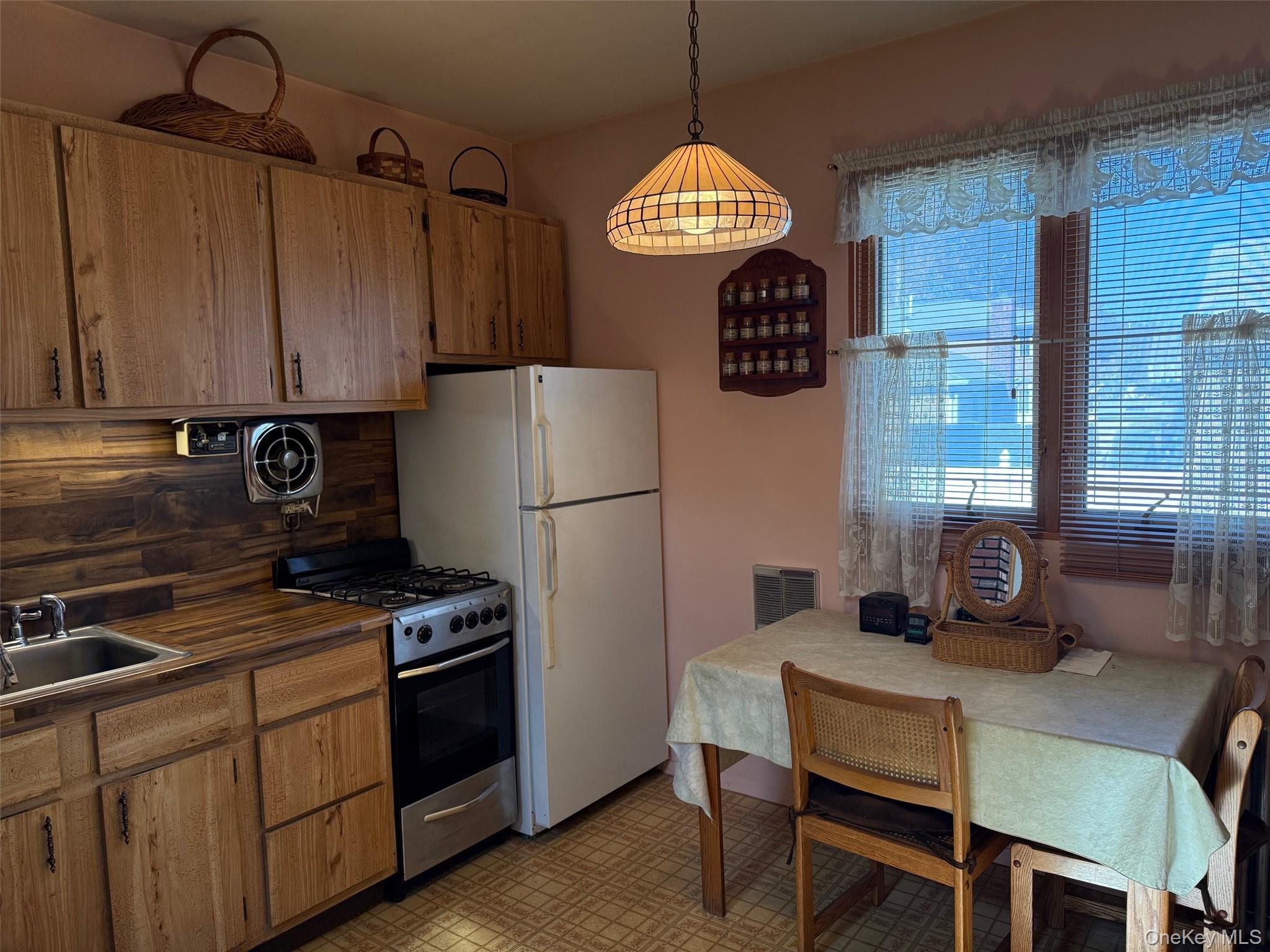 Single Family 21  Queens, NY 11357, MLS-918582-9