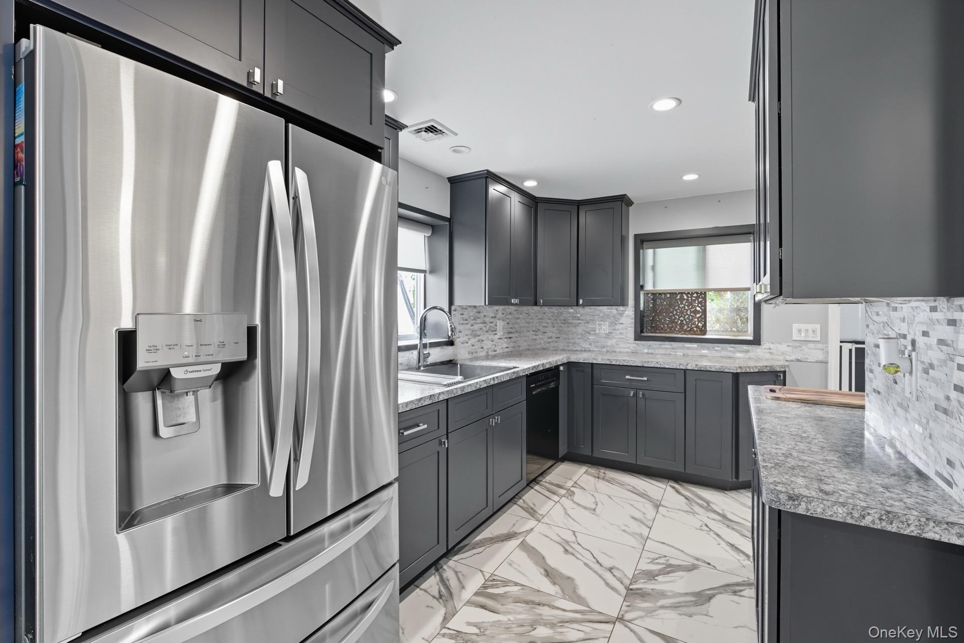 Single Family Trafalgar Suffolk County, NY 11967, MLS-918590-10