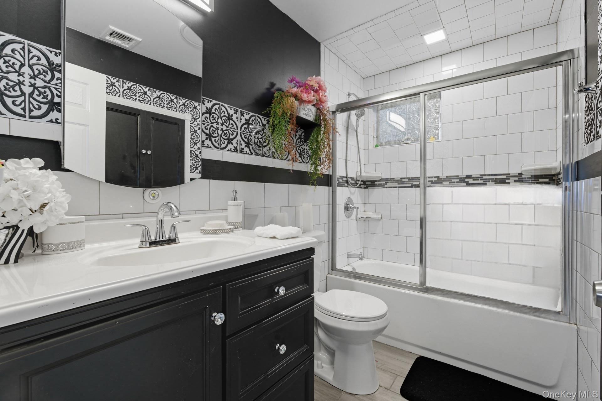 Single Family Trafalgar Suffolk County, NY 11967, MLS-918590-12