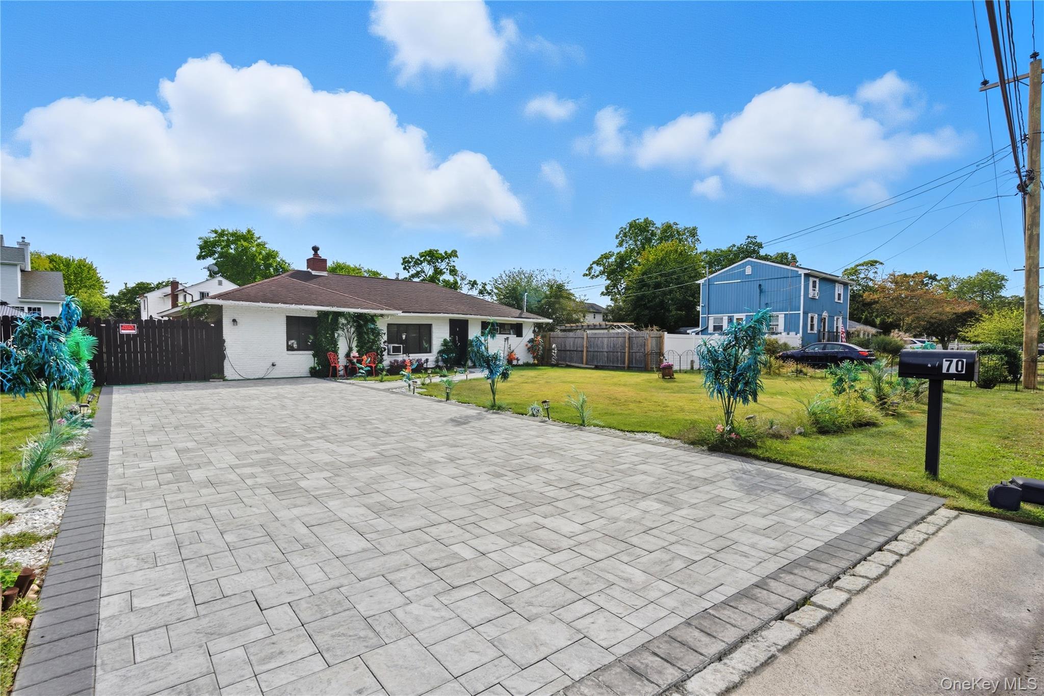 Single Family Trafalgar Suffolk County, NY 11967, MLS-918590-2