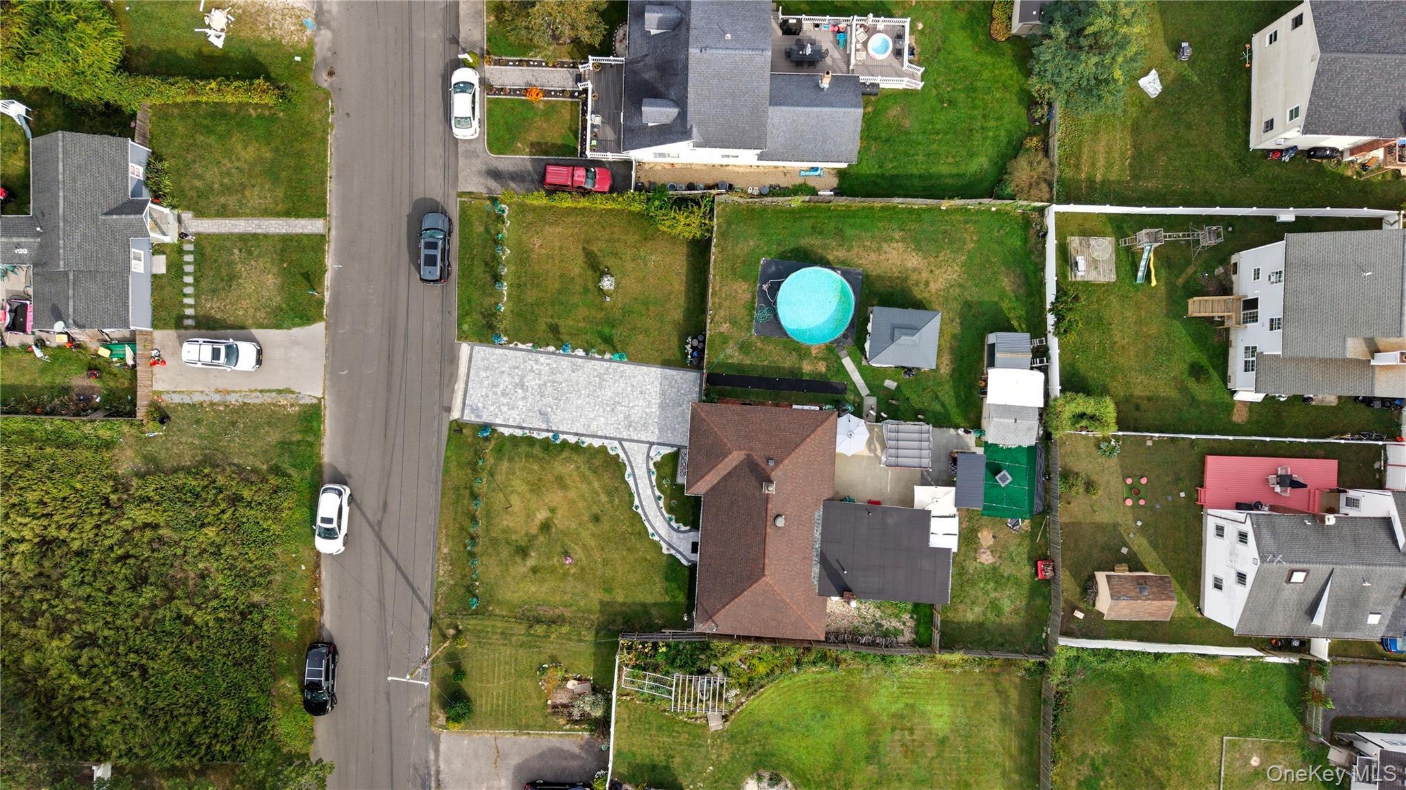 Single Family Trafalgar Suffolk County, NY 11967, MLS-918590-23