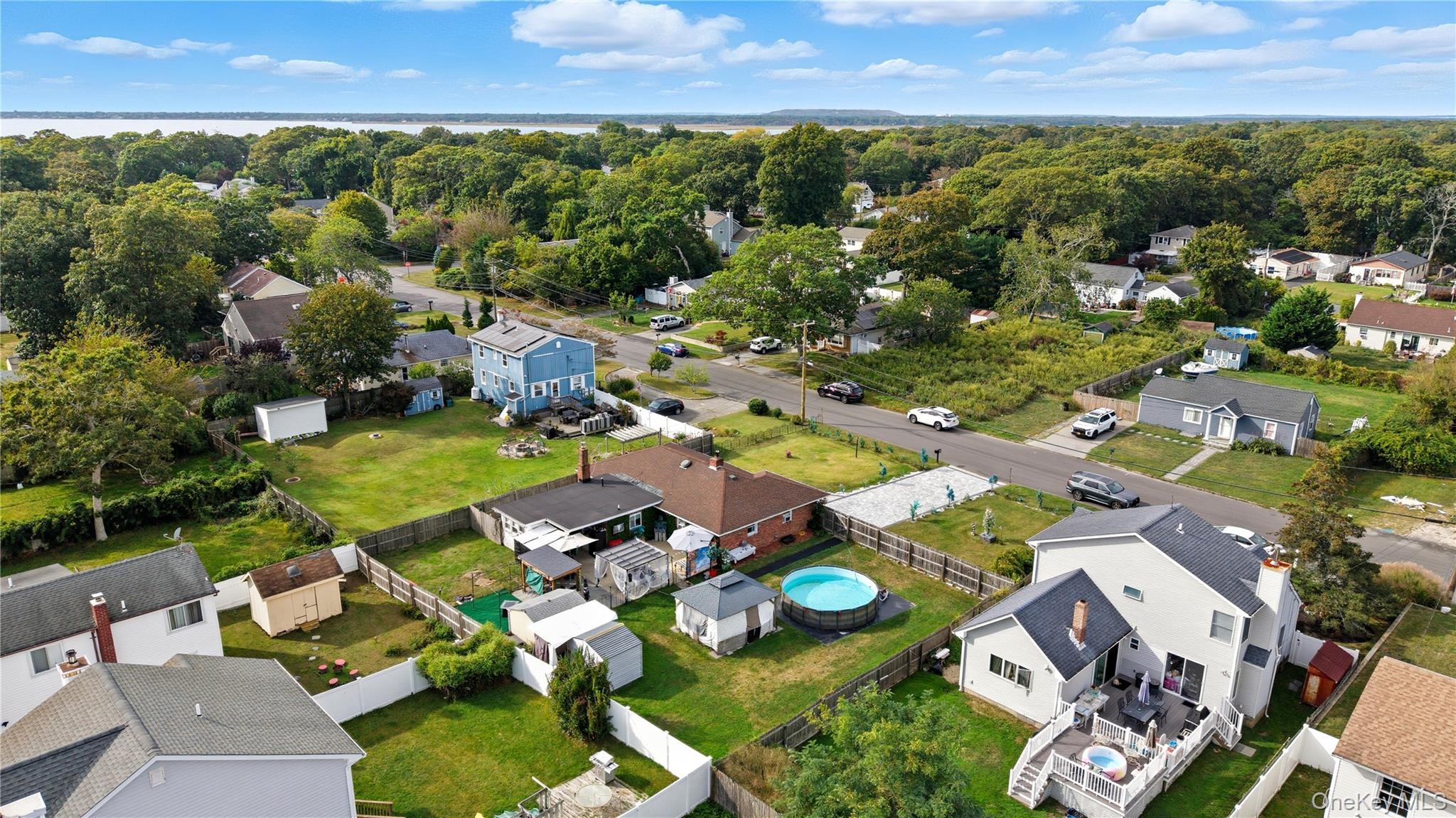 Single Family Trafalgar Suffolk County, NY 11967, MLS-918590-26