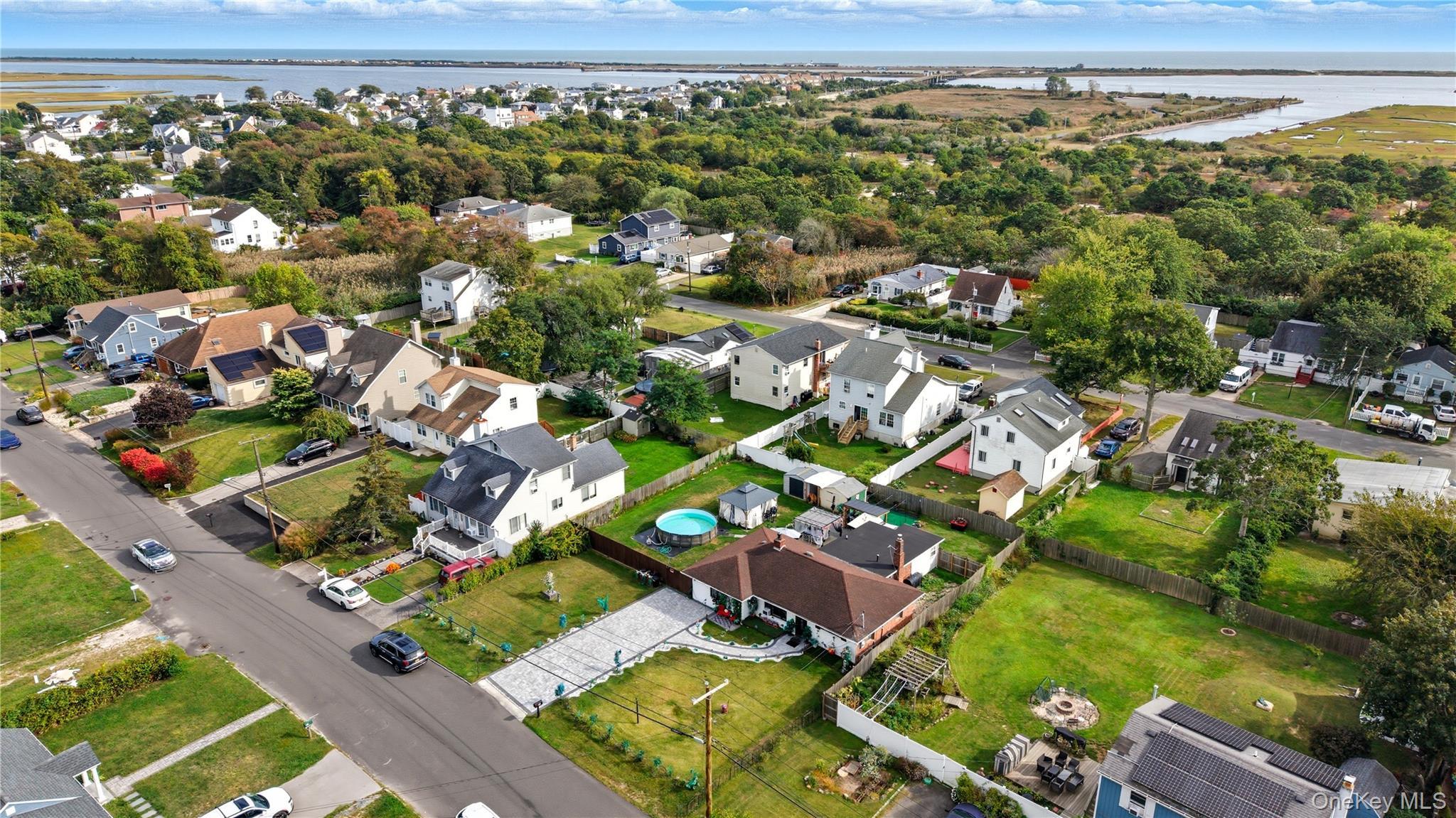 Single Family Trafalgar Suffolk County, NY 11967, MLS-918590-27