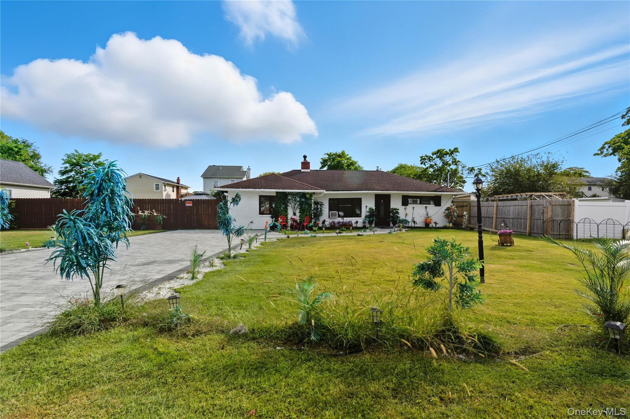 Single Family Trafalgar Suffolk County, NY 11967, MLS-918590-3