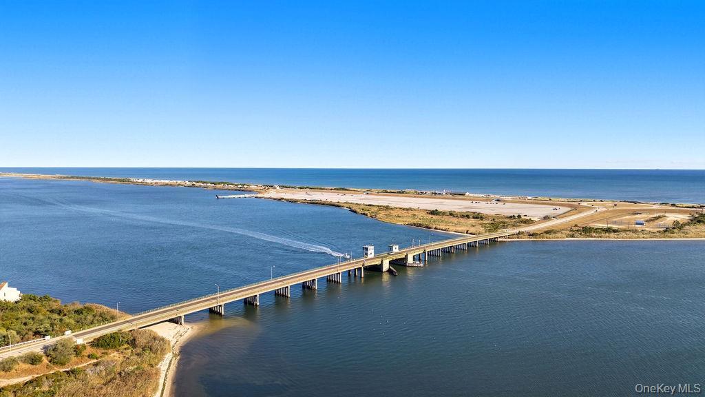 Single Family Trafalgar Suffolk County, NY 11967, MLS-918590-30