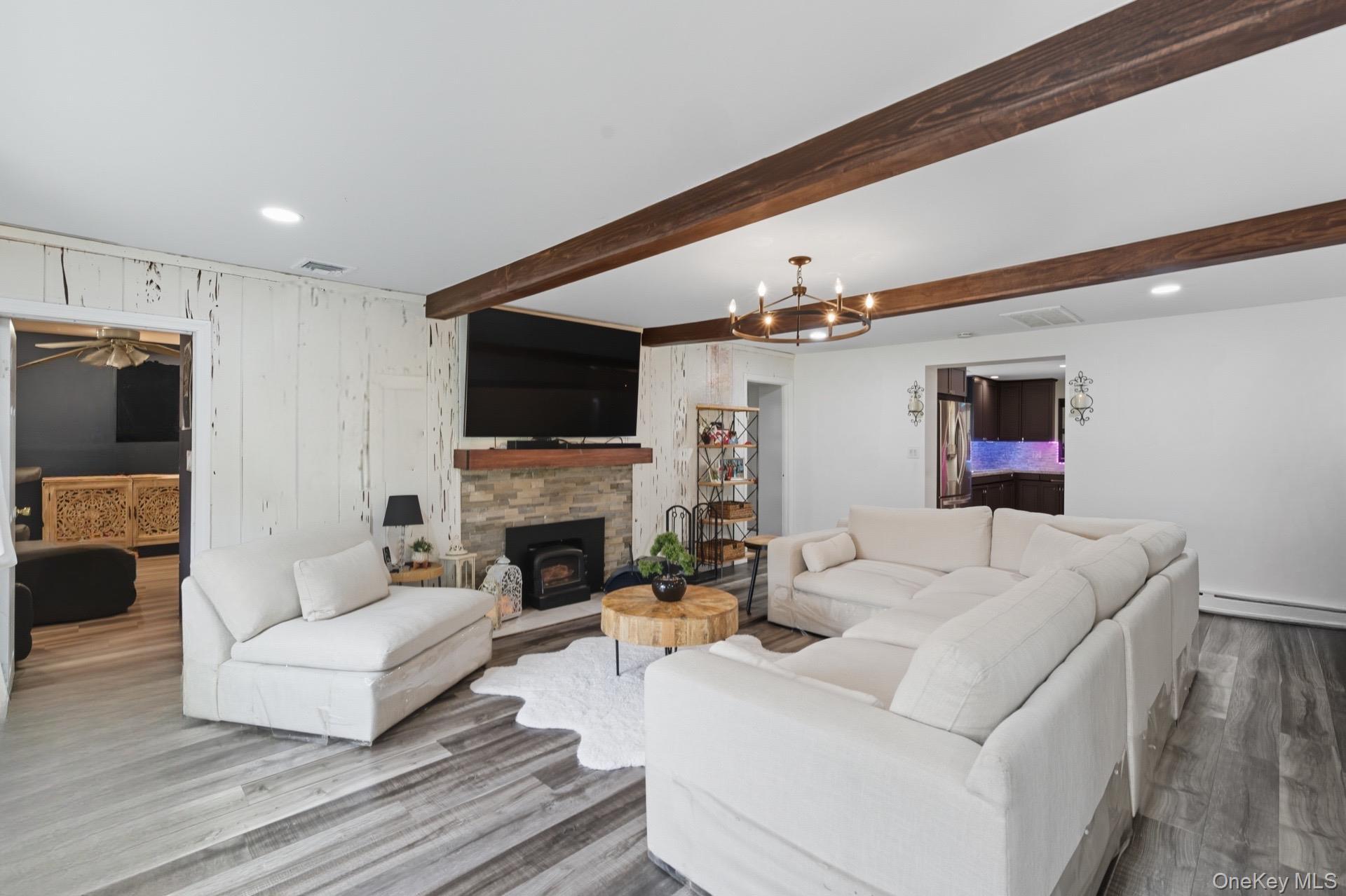 Single Family Trafalgar Suffolk County, NY 11967, MLS-918590-4