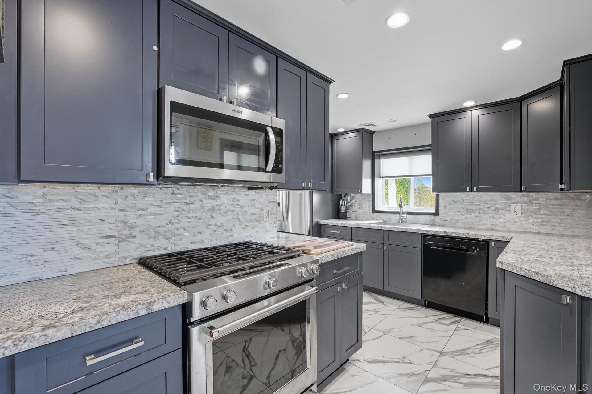 Single Family Trafalgar Suffolk County, NY 11967, MLS-918590-9