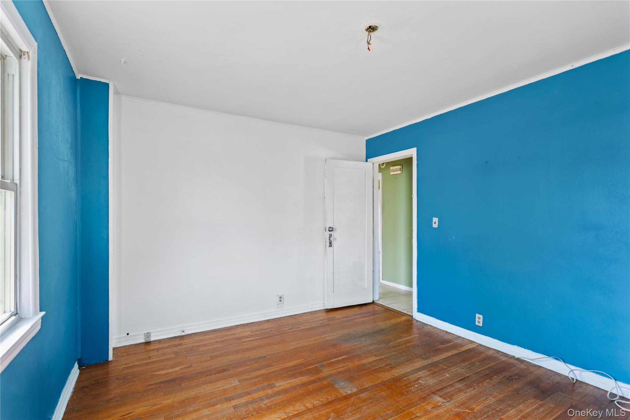 Single Family Locust Nassau County, NY 11553, MLS-918610-18