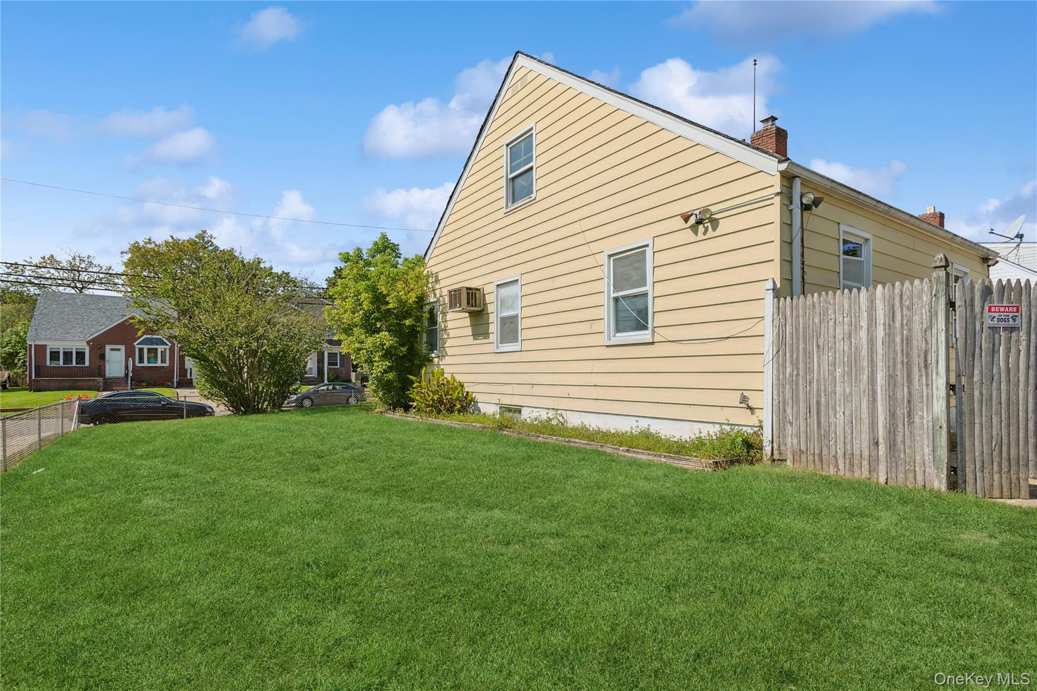 Single Family Locust Nassau County, NY 11553, MLS-918610-26