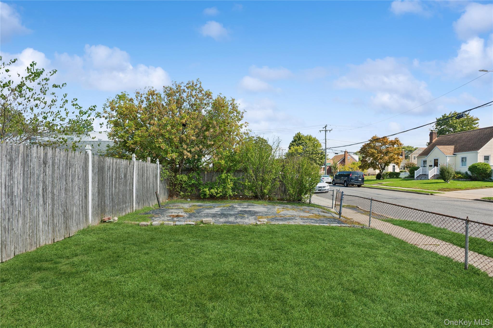 Single Family Locust  Nassau County, NY 11553, MLS-918610-28