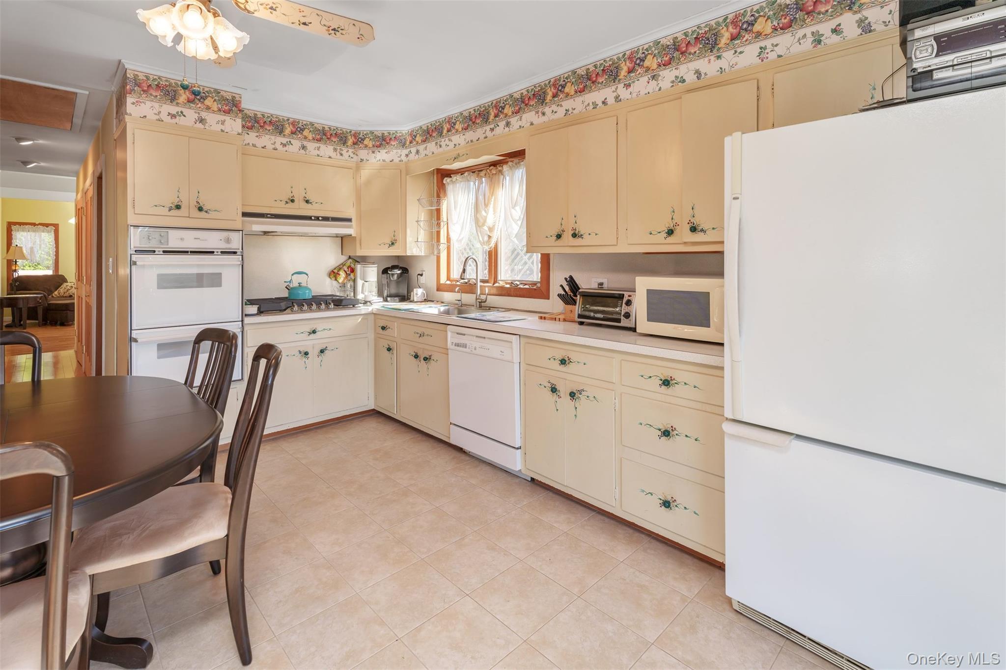 Single Family Peconic Bay  Suffolk County, NY 11931, MLS-918642-24