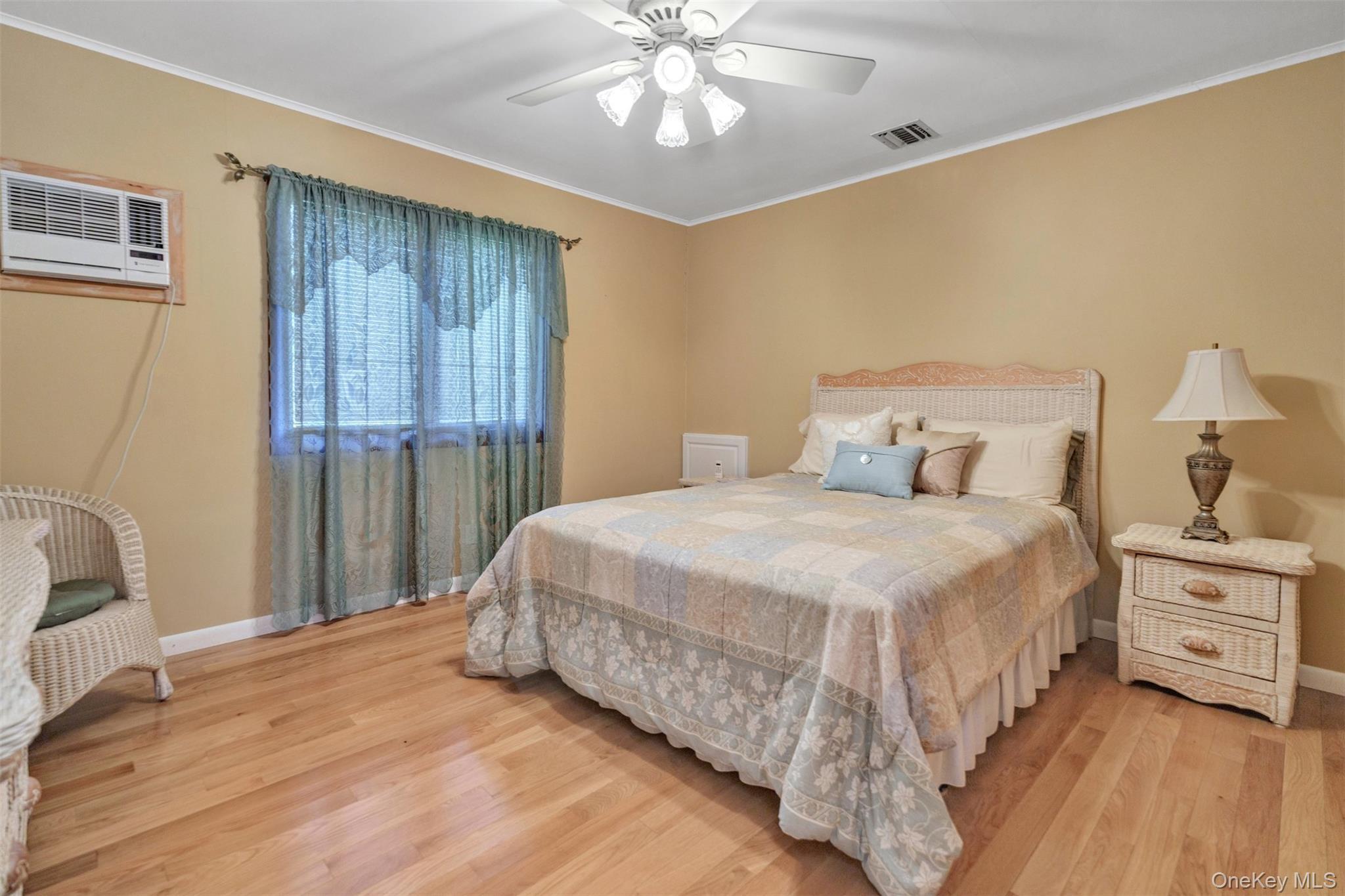 Single Family Peconic Bay  Suffolk County, NY 11931, MLS-918642-28