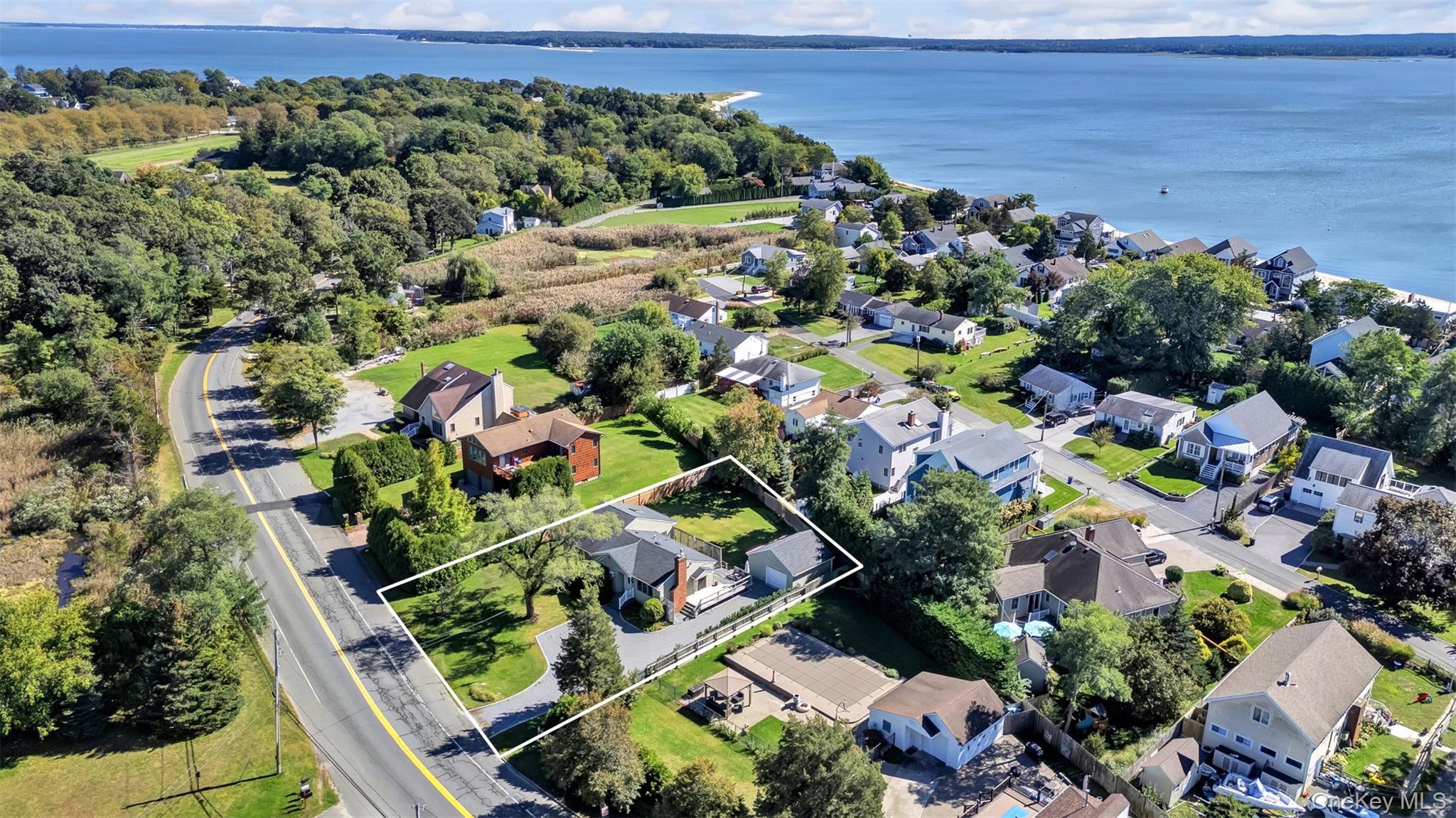Single Family Peconic Bay  Suffolk County, NY 11931, MLS-918642-35