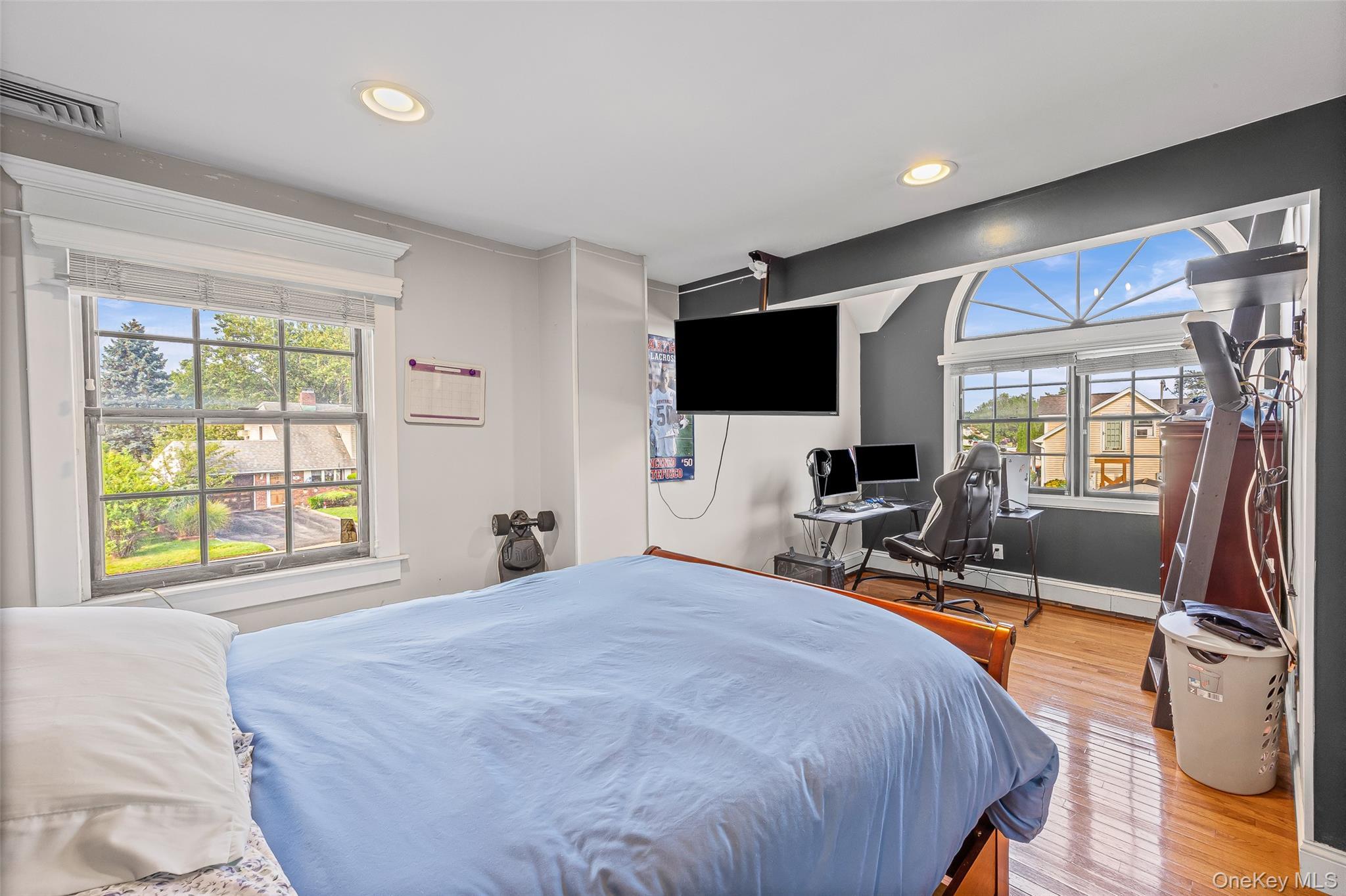 Single Family Swing Nassau County, NY 11756, MLS-918676-19