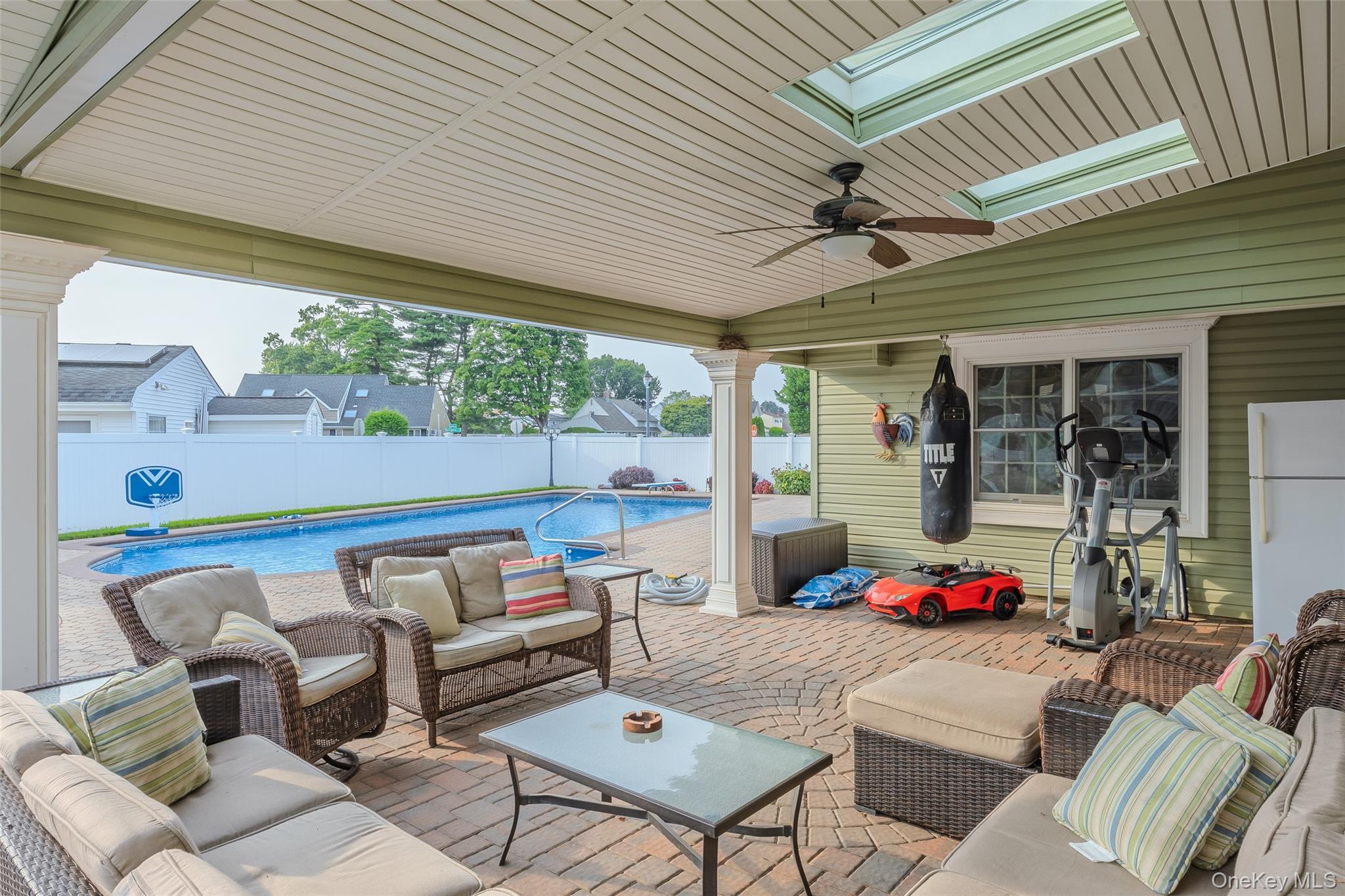 Single Family Swing Nassau County, NY 11756, MLS-918676-32