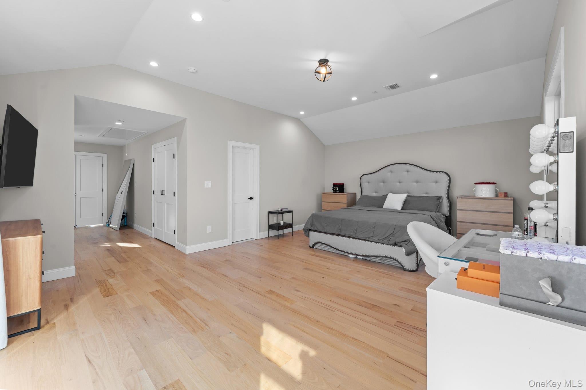 Single Family Arctic  Suffolk County, NY 11757, MLS-918704-21