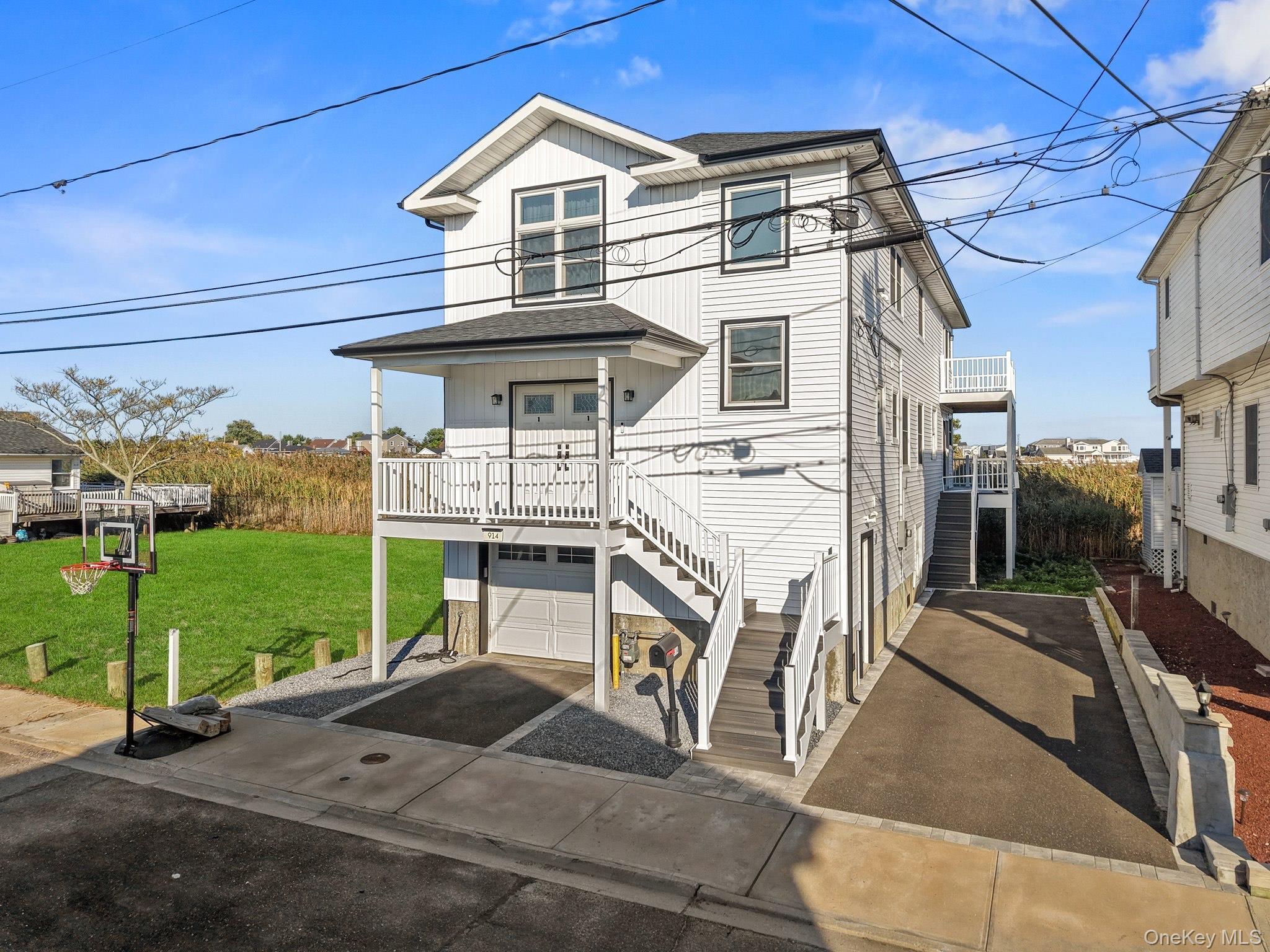 Single Family Arctic  Suffolk County, NY 11757, MLS-918704-25