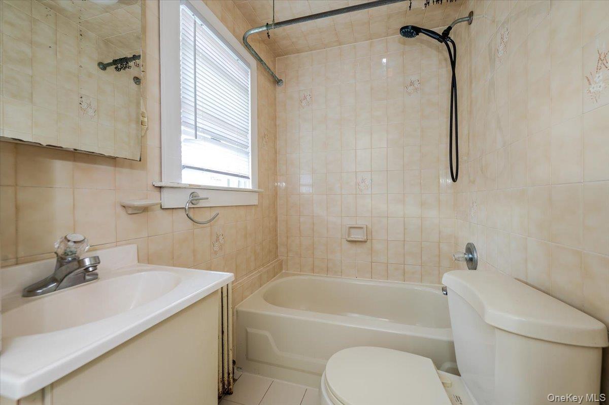 Single Family May Nassau County, NY 11550, MLS-918750-11