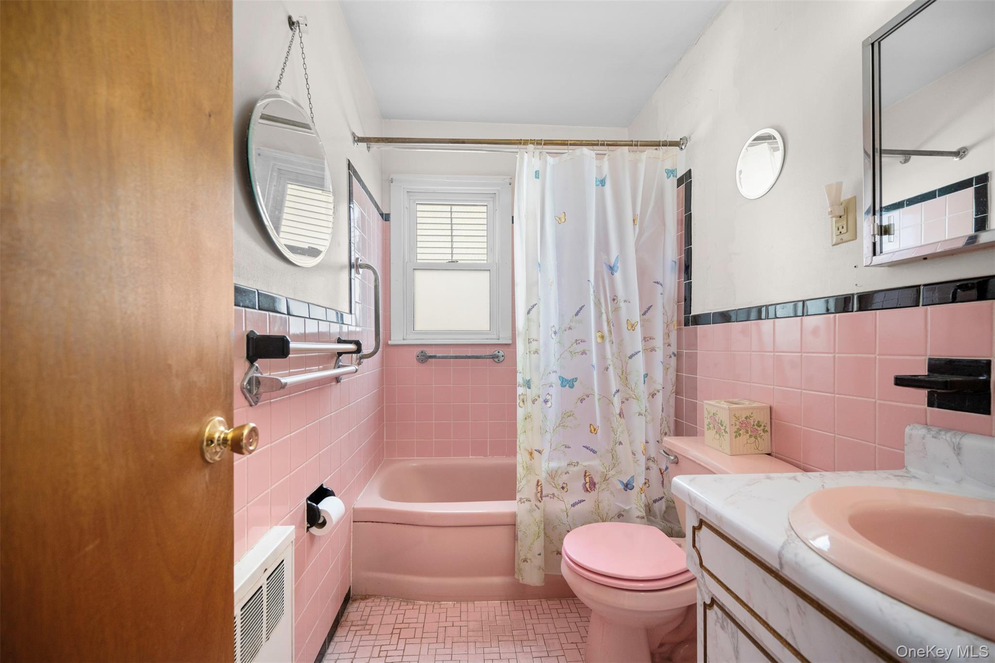 Single Family 6th  Nassau County, NY 11040, MLS-918752-35