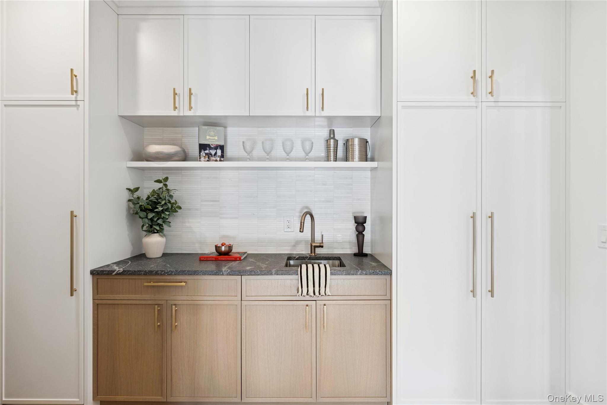 Single Family Crescent Suffolk County, NY 11792, MLS-918775-22