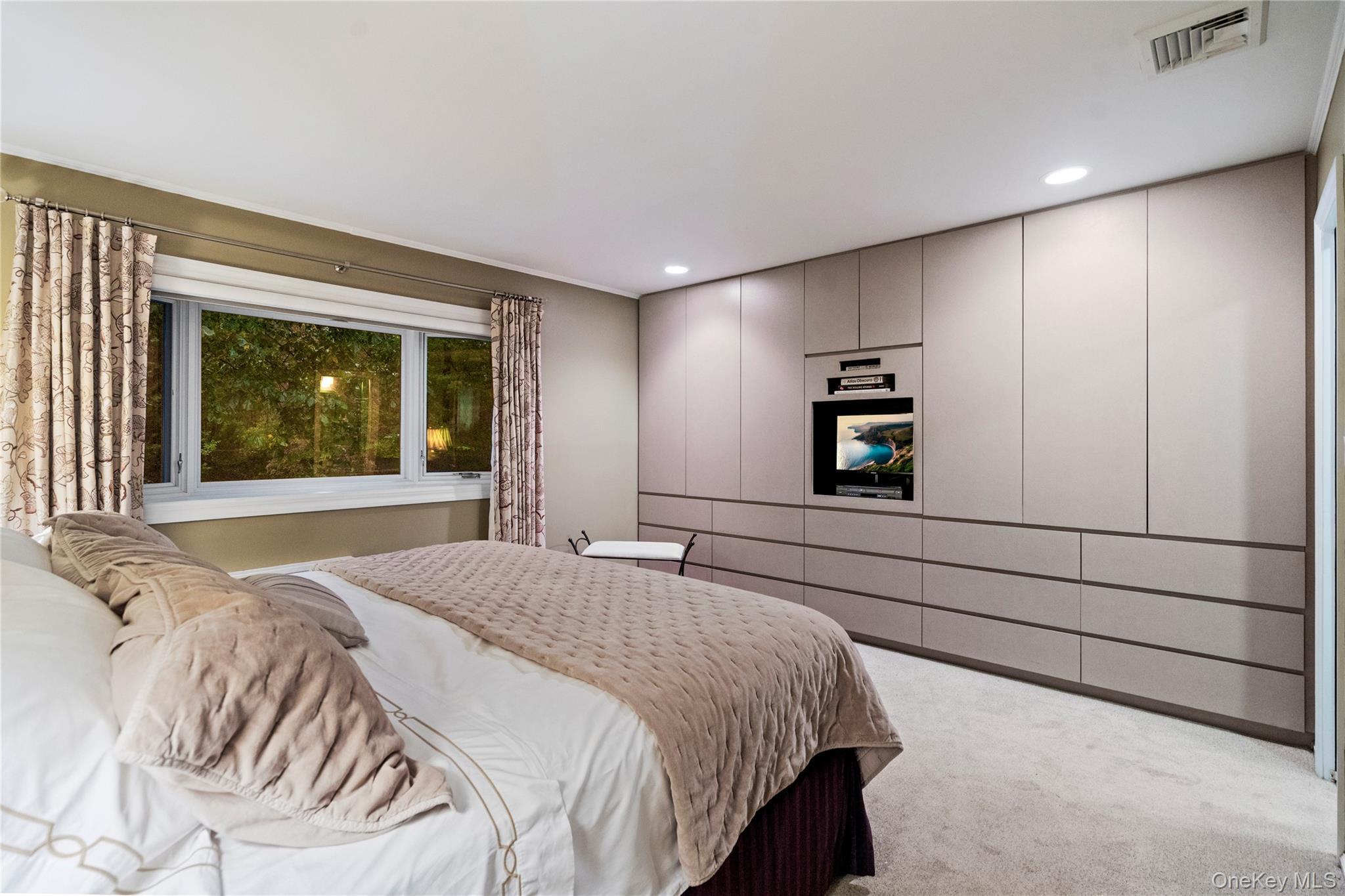 Single Family Surry Hill  Suffolk County, NY 11743, MLS-918832-19